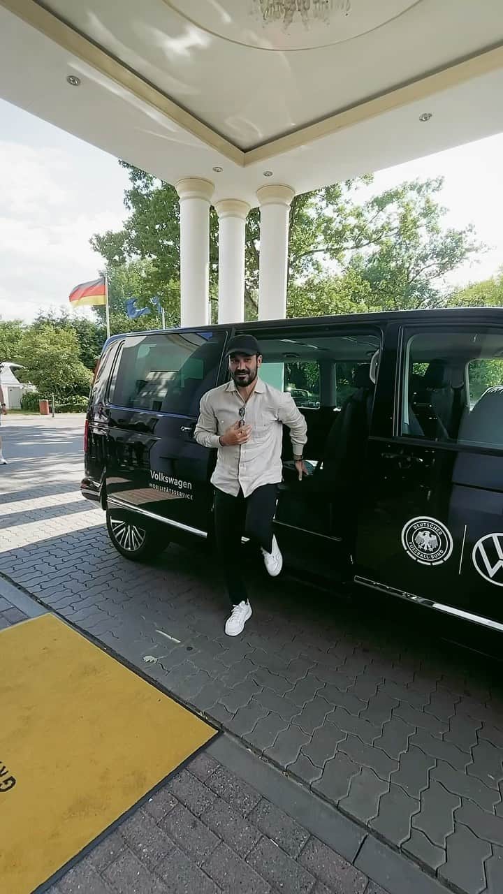 イルカイ・ギュンドアンのインスタグラム：「Unser @championsleague-Sieger! 🏆👋🏼 Welcome back, @ilkayguendogan.  #UCL #Gündogan #DFBTeam」