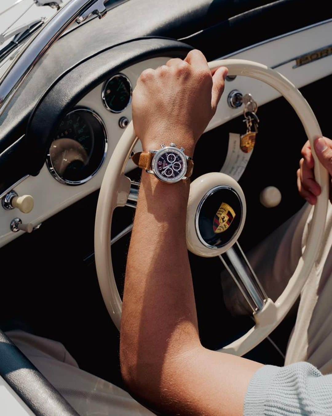 ショパールさんのインスタグラム写真 - (ショパールInstagram)「Relive the glory days of racing with the #MilleMiglia Classic Chronograph featuring a Rosso Amarena lacquered dial and a domed sapphire glassbox, a nod to cars and watches from the 1930s-1950s.  Follow Chopard, the #1000Miglia2023 race Official Partner and Chronometer, for exclusive coverage from 13 to 17 June. #Chopard #SurpassingOneself #RacingInStyle #MilleMiglia2023」6月15日 16時44分 - chopard
