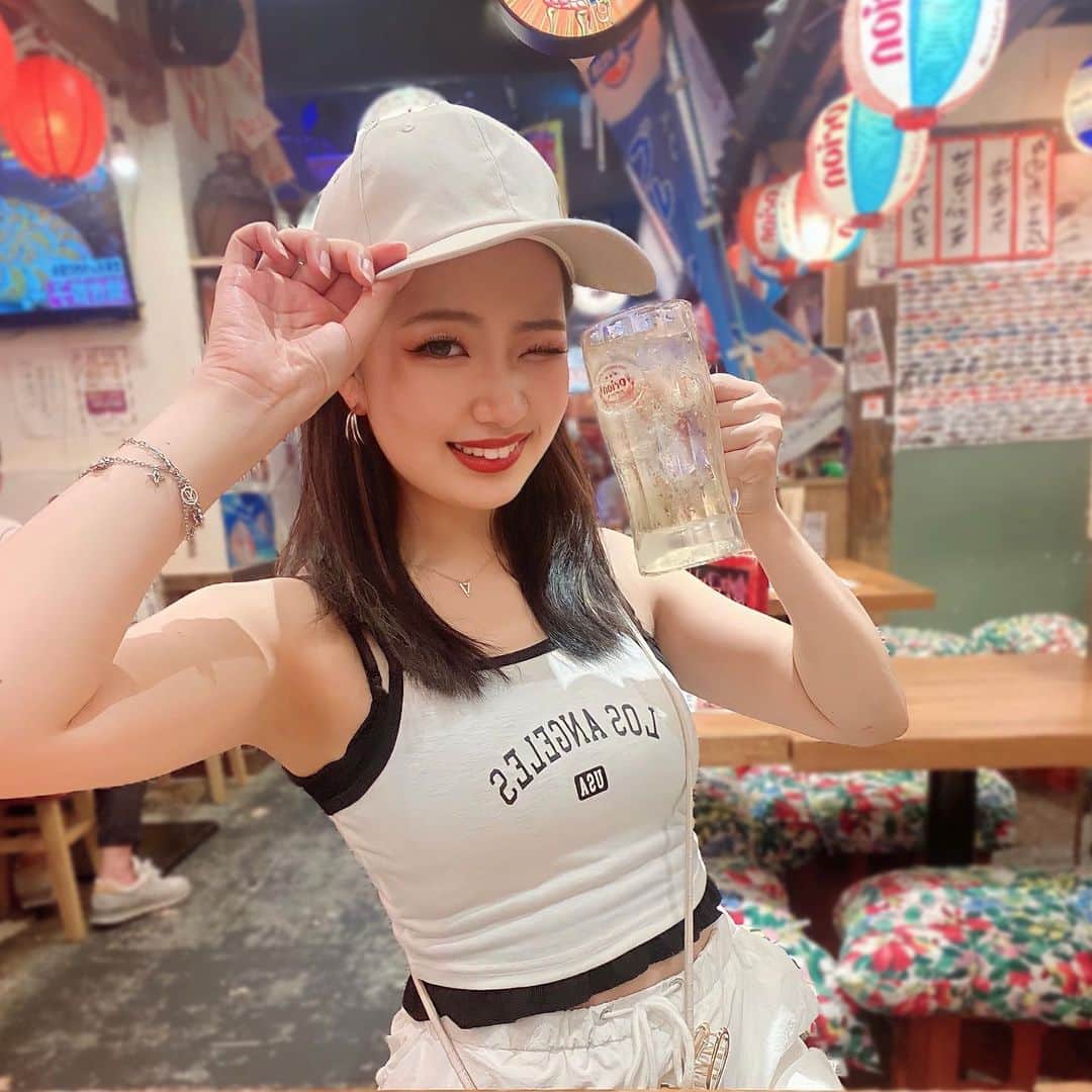 ゆいのさんのインスタグラム写真 - (ゆいのInstagram)「⁡ ここが国際通りのれん街🏮⋆. ⁡ 大衆居酒屋だーいすきやから この雰囲気たまらんく良いのよね🍺💕 ⁡ ハシゴ酒最高やったけど このあと出演だったから 2軒で我慢👏👏👏 ⁡ ✼••┈┈••✼••┈┈••✼••┈┈••✼••┈┈••✼ ⁡ #のれん街 #国際通り #国際通りグルメ #国際通りのれん街  #国際通り居酒屋 #はしご酒 #沖縄グルメ  #okinawanight #okinawanightlife  #okinawaclub #okinawanightclub  #okinawa #naha  #burlesque #burlesqueTS #burlesquetokyo #バーレスク東京名古屋店 #バーレスクTS #バーレスク東京 #バーレスク #バーレスクtsゆいの #誰かの夢になって生きていく #エンタメ活動を止めない #ショーガール #ショークラブ #showgirl #showclub #showtime #showpub #nightclub」6月15日 17時03分 - yuino_burlesque_ts