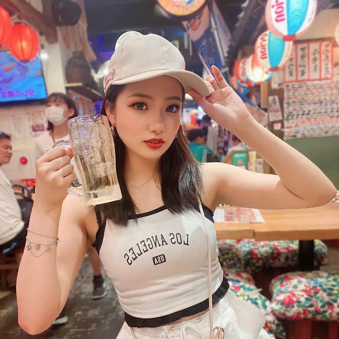 ゆいのさんのインスタグラム写真 - (ゆいのInstagram)「⁡ ここが国際通りのれん街🏮⋆. ⁡ 大衆居酒屋だーいすきやから この雰囲気たまらんく良いのよね🍺💕 ⁡ ハシゴ酒最高やったけど このあと出演だったから 2軒で我慢👏👏👏 ⁡ ✼••┈┈••✼••┈┈••✼••┈┈••✼••┈┈••✼ ⁡ #のれん街 #国際通り #国際通りグルメ #国際通りのれん街  #国際通り居酒屋 #はしご酒 #沖縄グルメ  #okinawanight #okinawanightlife  #okinawaclub #okinawanightclub  #okinawa #naha  #burlesque #burlesqueTS #burlesquetokyo #バーレスク東京名古屋店 #バーレスクTS #バーレスク東京 #バーレスク #バーレスクtsゆいの #誰かの夢になって生きていく #エンタメ活動を止めない #ショーガール #ショークラブ #showgirl #showclub #showtime #showpub #nightclub」6月15日 17時03分 - yuino_burlesque_ts