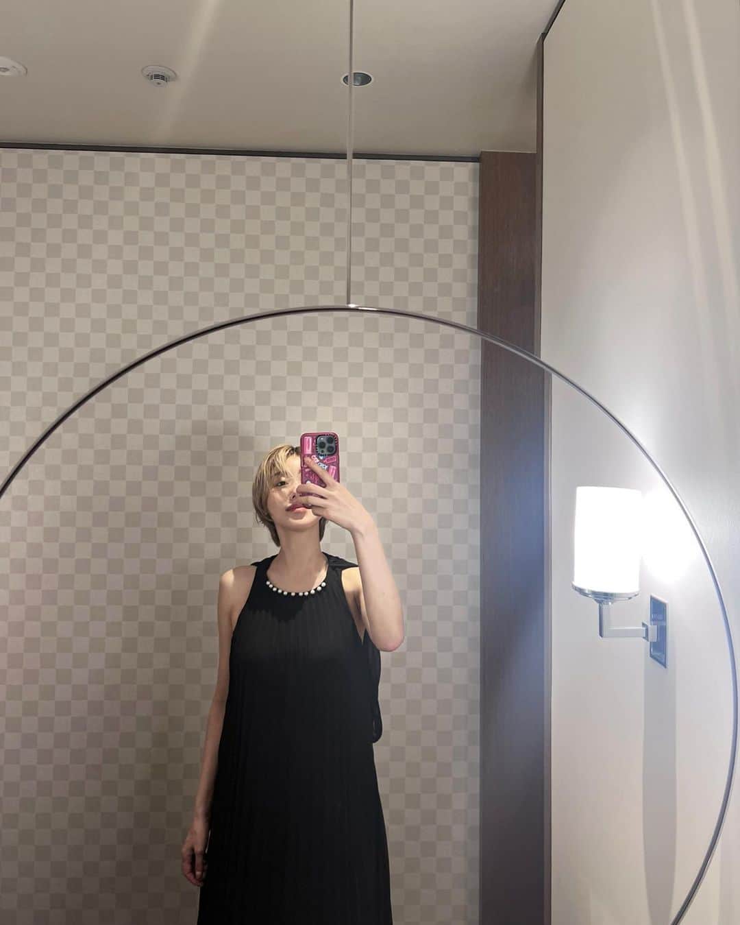 &mのインスタグラム：「気高く自由に美しく。」