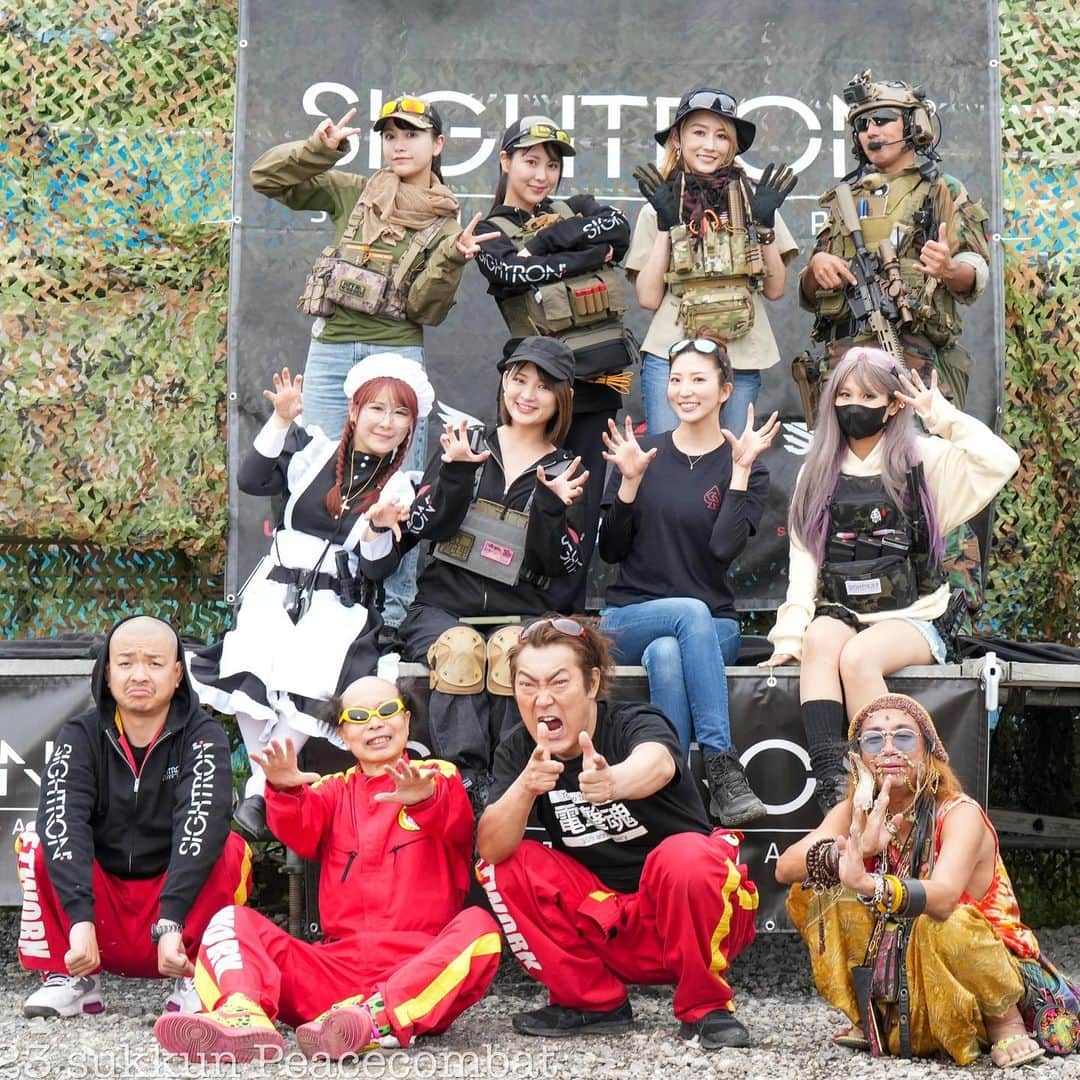 杏さゆりさんのインスタグラム写真 - (杏さゆりInstagram)「先日のサバゲーイベント🔫✨ 楽しかったなぁ☺️❤️ サバゲーハマってもた✨ やりたい人ーーー一緒にやろーーー🙌✨ . The other day's survival game event🔫✨ It was fun☺️❤️ I'm addicted to survival games lol Let's do it together with those who want to do it 🙌✨ . #サバゲー好きと繋がりたい  #サバゲー　#survivalgame  #杏さゆり　#SayuriAnzu」6月15日 17時23分 - anzu_sayuri_official
