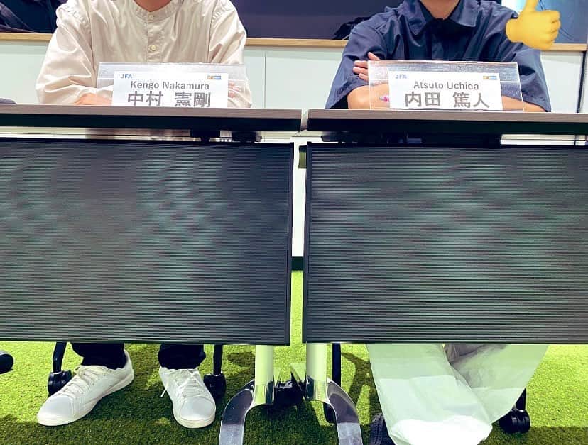 中村憲剛のインスタグラム：「: S級ライセンス講習会。 頑張ります💪  #S級ライセンス講習会 #内田篤人 #今月は同じグループ #講義は隣同士 #毎日サッカー談義 #最近ウチダがハマっているのは #YOASOBI さんとのこと #情報提供本人」