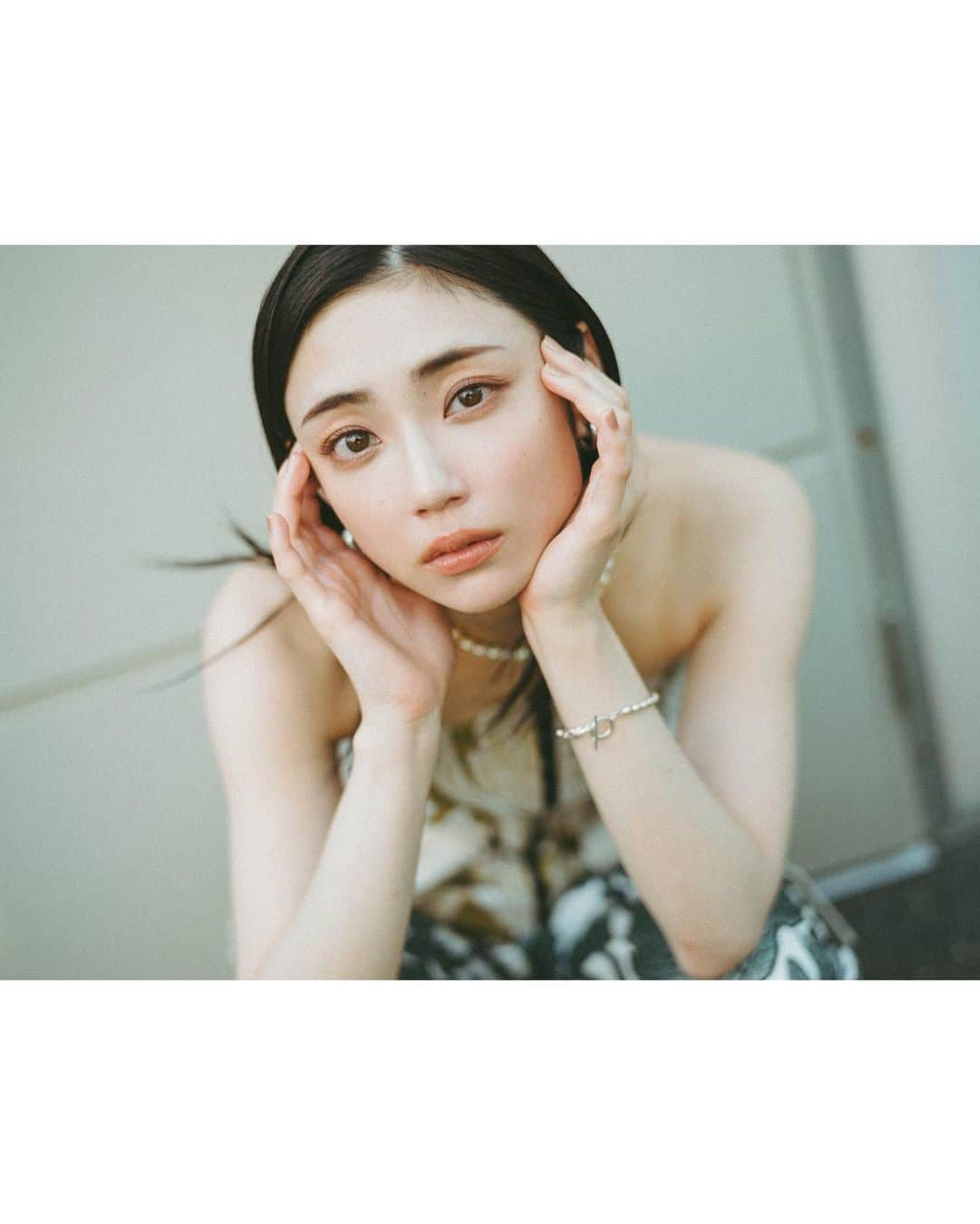 山谷花純さんのインスタグラム写真 - (山谷花純Instagram)「「logirl」インタビュー後編。  今回の取材でのお写真がどれも好評でして。友人達からよく連絡を頂く。嬉しい。  💄 @shiori_nagata  👗　@stylist_misakitakahashi   お二人のおかげ。良い植物だ🪴  #山谷花純 #朝ドラらんまん #らんまん #logirl #植物」6月15日 17時39分 - kasuminwoooow