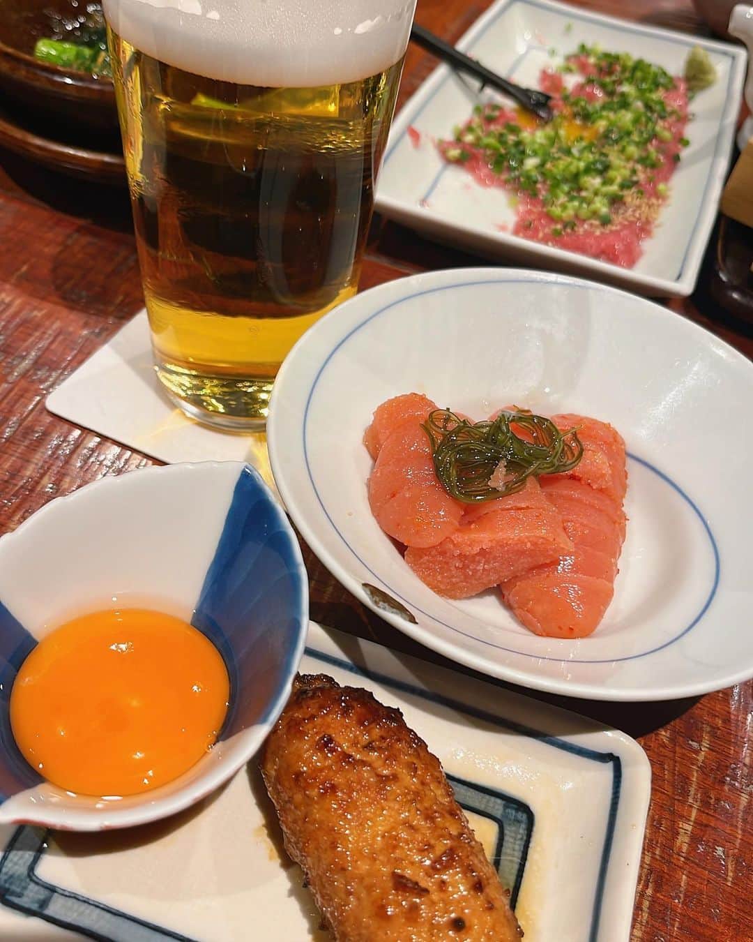 石田燿子さんのインスタグラム写真 - (石田燿子Instagram)「最近いただいた美味しいやーつー 明太子ってやっぱり美味しいんですよねえ 海苔で巻いてみたりした👍 いくらでも飲める気がします🍺 クリーミィな泡💛  ちょっと最近お忙しいんですが、こーゆー美味しいものや大好きなひとたちと飲む時間、大事だなあ、支えられてるなあと思っている今日この頃。 明日もがんばる😤」6月15日 17時50分 - yokonti