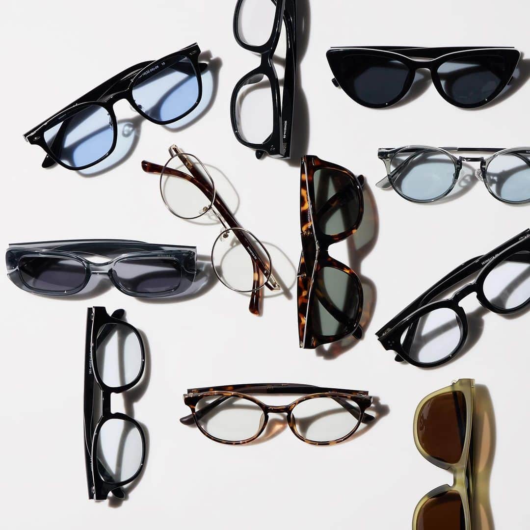 のインスタグラム：「A friendly reminder: UNIQLO Sunglasses🕶 and sunscreen☀️  #UNIQLO #LifeWear #UVprotection #sunglasses   *The product availability differs among regions. Please check your regional account or website.」