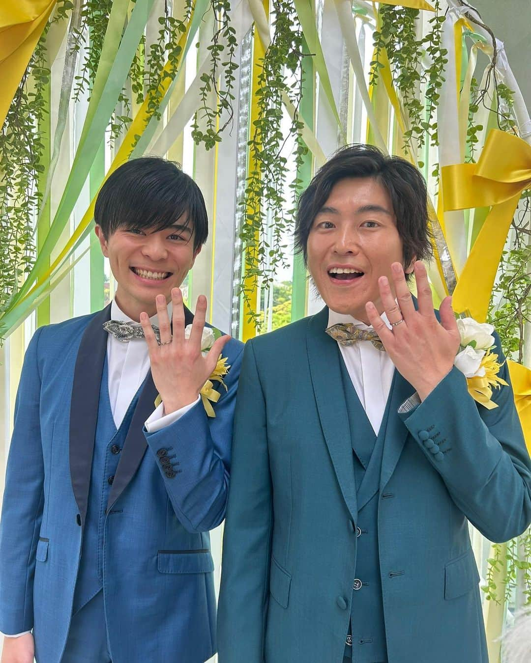 王様に捧ぐ薬指さんのインスタグラム写真 - (王様に捧ぐ薬指Instagram)「💍  ／ 　第9話ご覧いただき 　ありがとうございました💐💛 ＼  結婚式を挙げるカップル役で、 #村上純 さん(#しずる)と #大野瑞生 さんに ご出演頂きました🌼  綾華さんたちのアイデアで黄色いリボンが印象的な デザインで飾り付けされた結婚式になりました😌♡  第9話をもう一度見たい方はTVer💭 第1~3話と最新話はTVerにて無料配信中💨 最終話は6月20日よる10時から放送🫶🏻  #王様に捧ぐ薬指 #王ささ  #橋本環奈 #環奈ちゃん #山田涼介 (#HeySayJUMP) #坂東龍汰  #長尾謙杜 (#なにわ男子) #森永悠希 #北村匠海  #塚地武雅  #利重剛  #りょう #松嶋菜々子  #TBS #火曜ドラマ #春ドラマ #ラブコメ #胸キュン  #ドラマ好きな人と繋がりたい  #結婚 #メリット婚 #プロポーズ #夫婦 #夫婦バトル #最終話は6月20日よる10時放送💍」6月15日 17時52分 - ousama_tbs