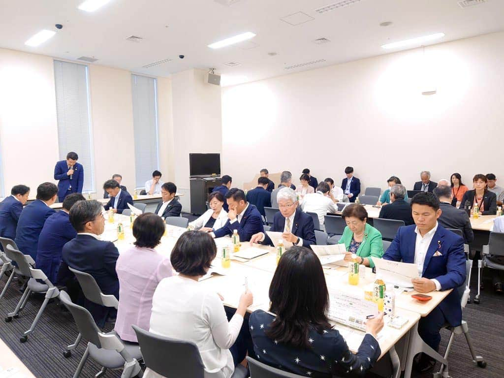 須藤元気さんのインスタグラム写真 - (須藤元気Instagram)「⚪︎有機食品を週に一回以上利用する消費者は2017年の17.5%でしたが2022年の調査では32.6%⚪︎有機農業の生産から消費まで一貫して取り組む「オーガニックビレッジ」は83地区に。引き続き有機農業拡大に向けて取り組んで行きたいと思います。#有機農業推進議員連盟」6月15日 18時15分 - sudogenki