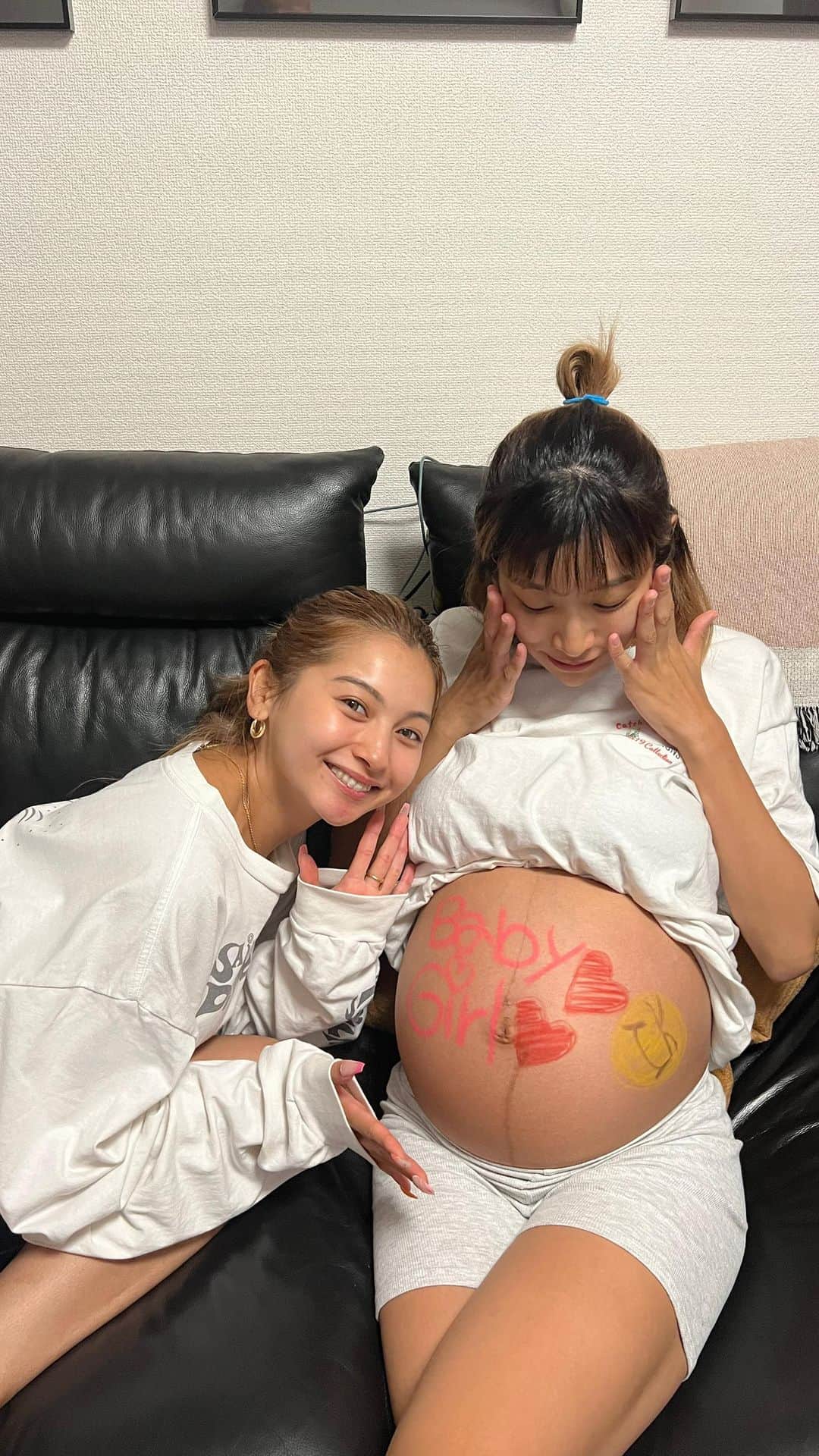 古賀あかねのインスタグラム：「@noend_beauty  オーガニックファインバブルの シャワーヘッドでマタニティペイント 擦らないでどこまで落ちるかやってみた🚿🫧」