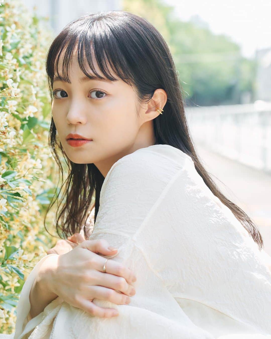 佐藤玲のインスタグラム：「#佐藤玲 宣材写真を新しくしました🌼  ==========　 Photographer... @tanouekoichi  styling... @chikasugimo__  hair&make up... @hiromi__tezuka  ========== special thanks... @mullerofyoshiokubo_official」