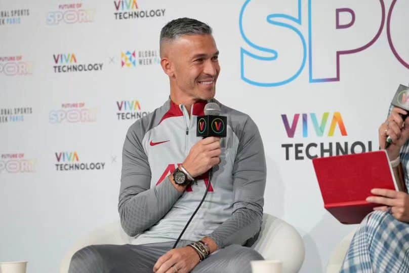 ルイス・ハビエル・ガルシア・サンスのインスタグラム：「Great to be part today in Paris at the VIVA Technology congress with LFC and AXA, to talk about the future of the game, the challenges of women football, and values and similarities between Sport&Bussines. #MoreThanaGame #summit #Paris」