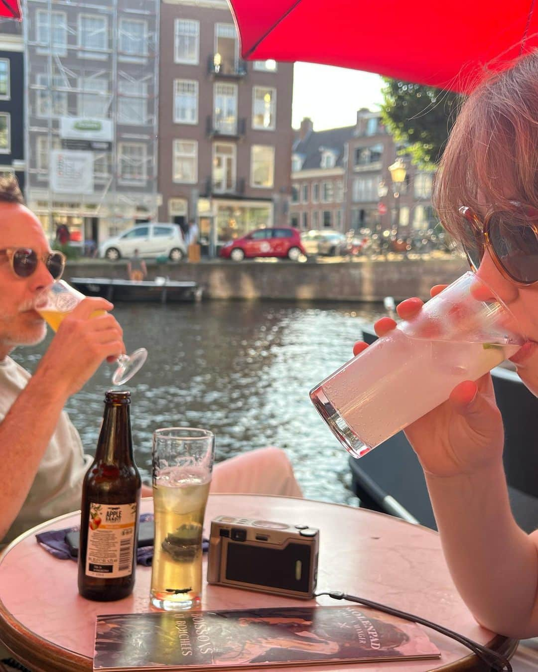 コンスタンス・ジマーさんのインスタグラム写真 - (コンスタンス・ジマーInstagram)「Amsterdam your bike paths, your water canals, your art museums, your history and your tiny cars make it incredibly hard to say goodbye. We’ll be back soon and we may not leave next time.」6月16日 0時11分 - constancezimmer