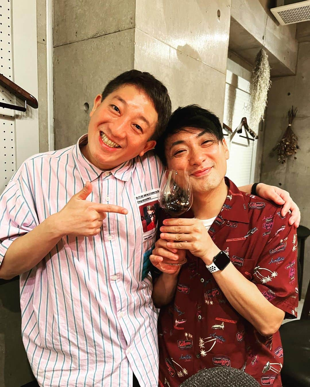 川口徹道さんのインスタグラム写真 - (川口徹道Instagram)「『きょうだい！！』  いつものようにメシいこ！ってお誘いあって行ったら誕生日のお祝いだってさー  なんだかんだ毎年祝って頂いている😭😭😭  ありがとうございます。  フレンチだなんて嬉しいよ！きょうだーい！！  @shigeo0128  #サバンナ高橋　さん　 #きょうだいと呼び合う仲   #しげおボーイズ」6月15日 18時48分 - tetsumichi0609