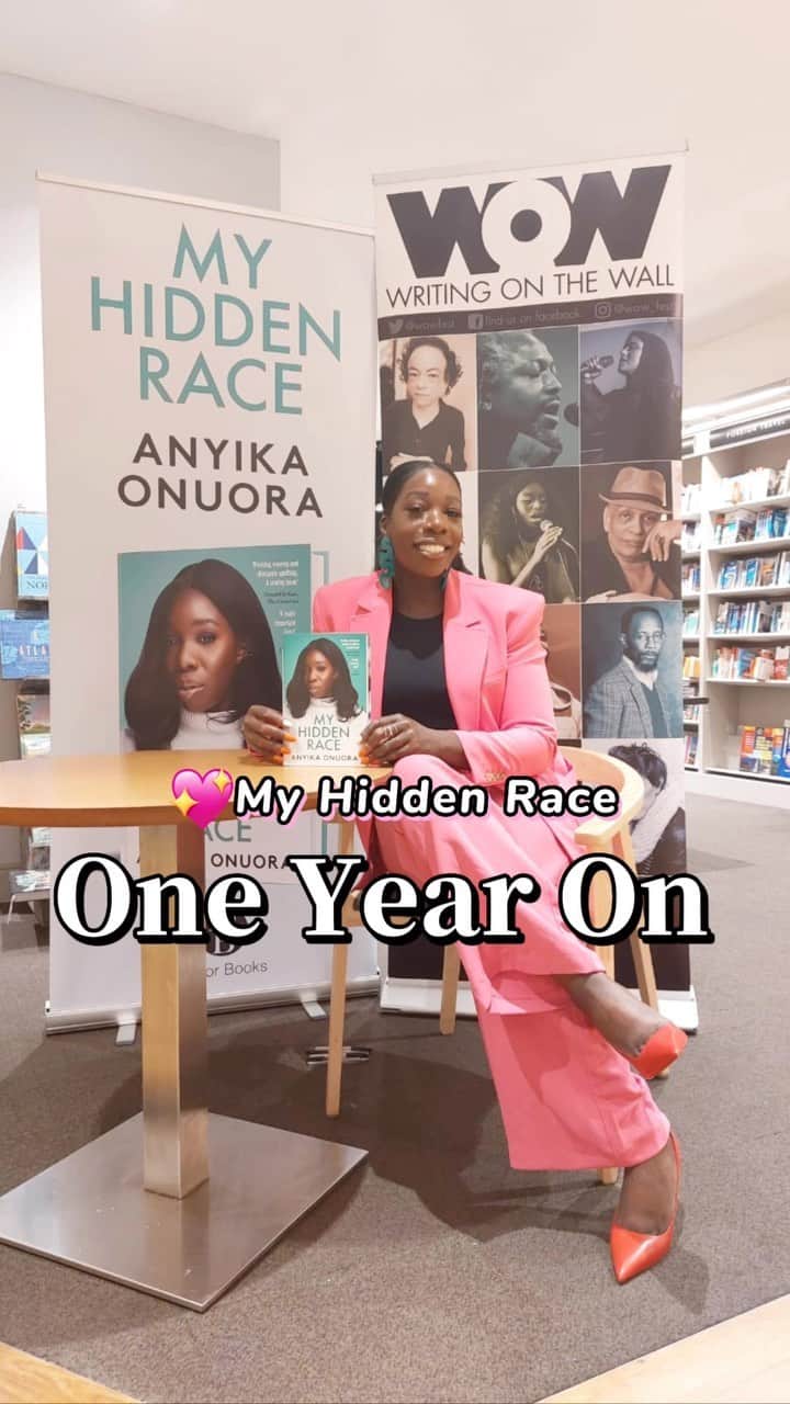 アニカ・オヌオラのインスタグラム：「Happy 1st Anniversary to My Hidden Race! 🥳🥳 Just over a year since my book was published and it’s fair to say it’s been one of my proudest achievements ever. A thousand thank you’s to everyone who supported and bought a copy and for my close tribe who continue to show up and teach me the importance of being nurtured everyday.  This experience has been a journey like no other.  One day I’ll share some insights about the whole writing process because wow🥺😭…….a journey within a journey with the added stress of getting it just right BUT in the meantime, may I continue to be BOOKED AND BUSY 💅🏿  P.S. Oh and did I mention I have more exciting news to share soon??? 👀 Book available from link in bio 🔗  #bookstagram #BooksAboutSports #bookcommunity #bookstack #bookrecs #autobiography #SportsBook #books #bookphotography#readersofinstagram #author #memoir#bookrecommendations #trackandfield #myhiddenrace #bookish#blackgirlswrite #nonfictionbooks #authorsofinstagram #bookworm #blackgirlsread #blackauthors」
