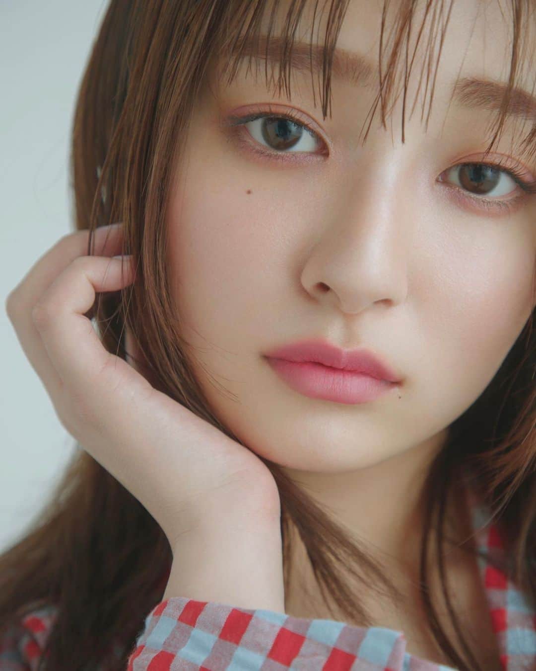菊地泰久のインスタグラム：「@ai_yoshikawa_official  @sweet_editors  @rei_fukuoka  @akikokizu66  @yasuhisa_kikuchi   #吉川愛 #sweet #菊地泰久 #yasuhisakikuchi #beauty #makeup #fashion #portrait #jewelry #gravure #shooting #photography #photographer #model #studio」