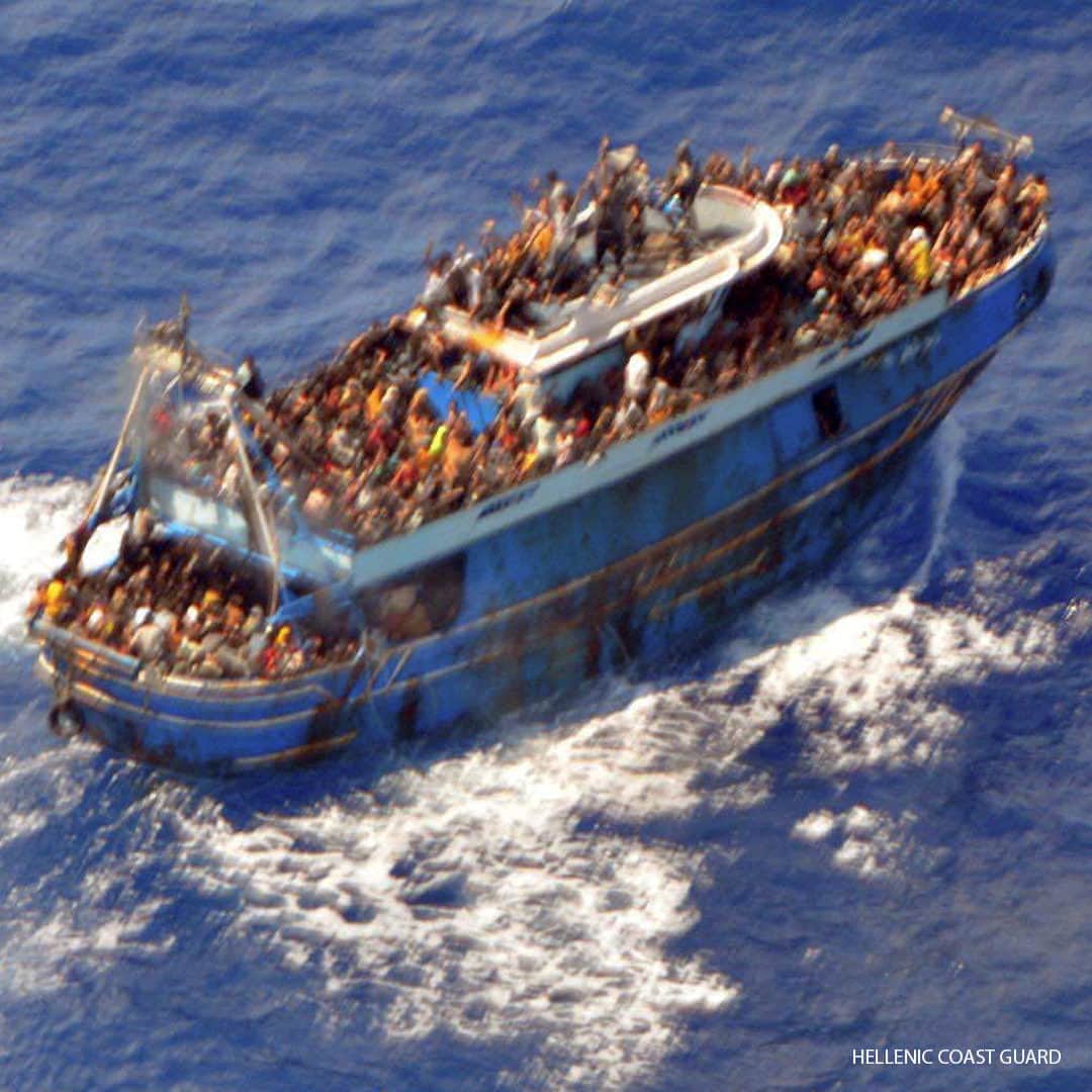 ABC Newsのインスタグラム：「Pictures released by the Greek Coast Guard show hundreds of migrants crowded on a vessel that subsequently capsized in the Mediterranean, killing at least 79 people, in what is the deadliest migrant shipwreck off Greece this year. #migrants #shipwreck #news」