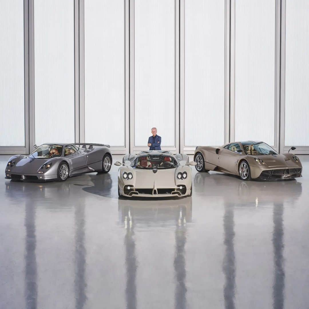 パガーニ・アウトモビリさんのインスタグラム写真 - (パガーニ・アウトモビリInstagram)「25 Years - 25 Hypercars We are ready to celebrate our 25th anniversary with you!   The heart of Modena will host for the first time an exhibition of the 25 Hypercars that have made the history of Pagani Automobili.  We look forward to seeing you in Piazza Roma from June 16 to 18!  #Pagani #Pagani25Anniversary」6月15日 19時01分 - paganiautomobili