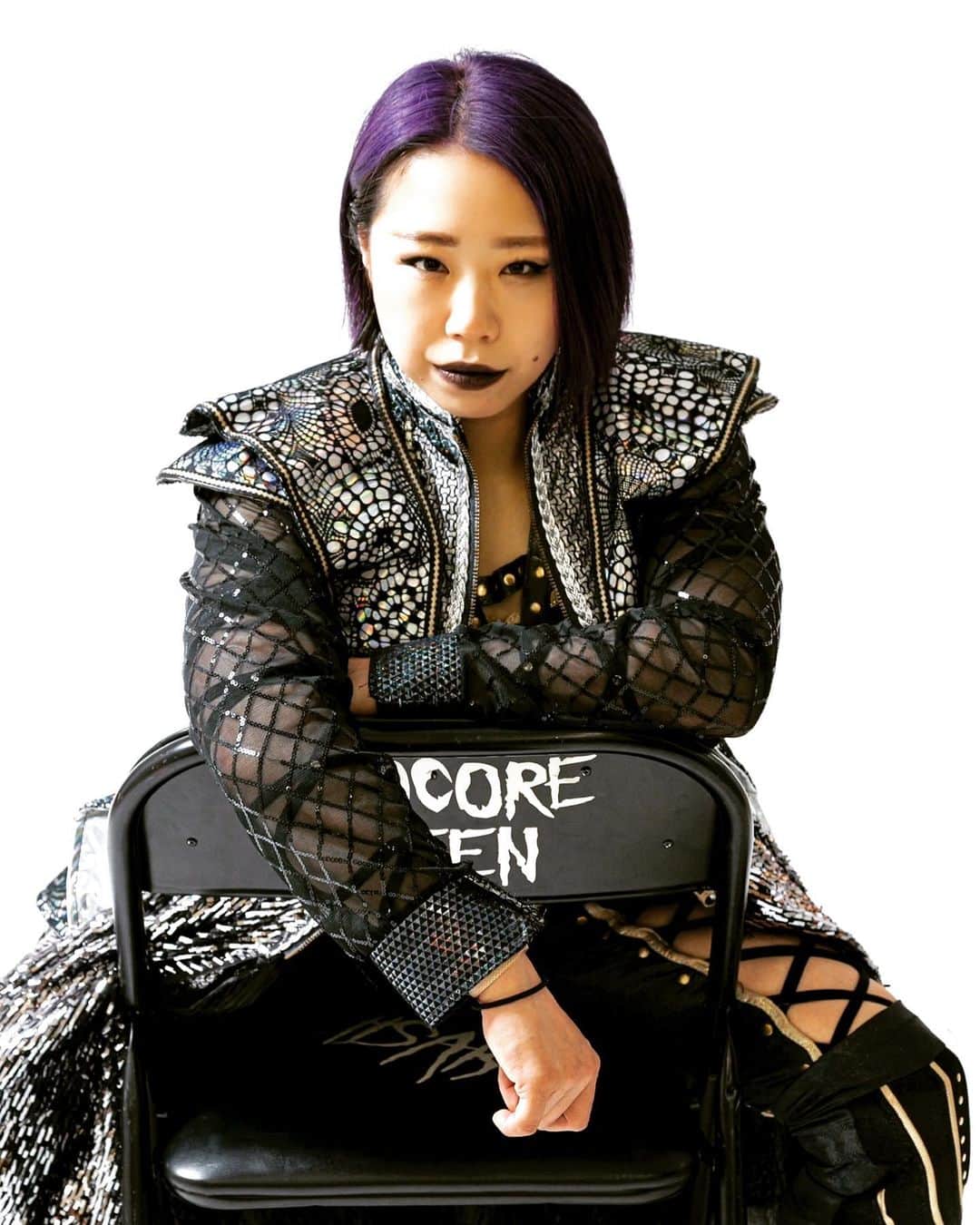 DASH・チサコのインスタグラム：「@dashchisako New portrait🥸  #仙女  #sendaigirlspro #女子プロレス #プロレス #SENJO #dashchisako  髪ゴム付けたまま🥲」