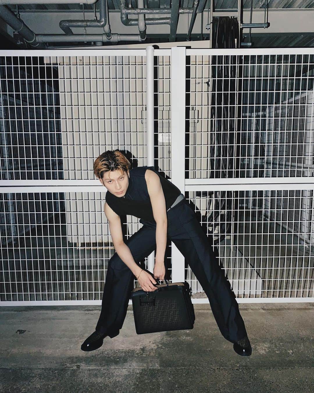 長谷川慎のインスタグラム：「* @fendi  「FENDI SPRING/SUMMER 2024 Men’s Show will be live streamed at 1:00 tonight. Check it out on fendi.com #FendiSS24 #pr」