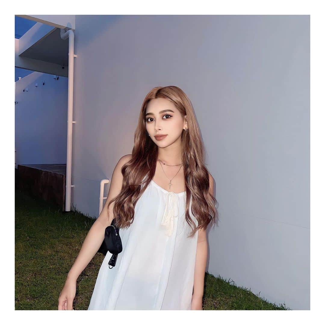松葉愛海のインスタグラム：「miyakojima🐚  沖縄行く前に 髪の毛も眉毛もメンテナンスバッチリ👌🏼」