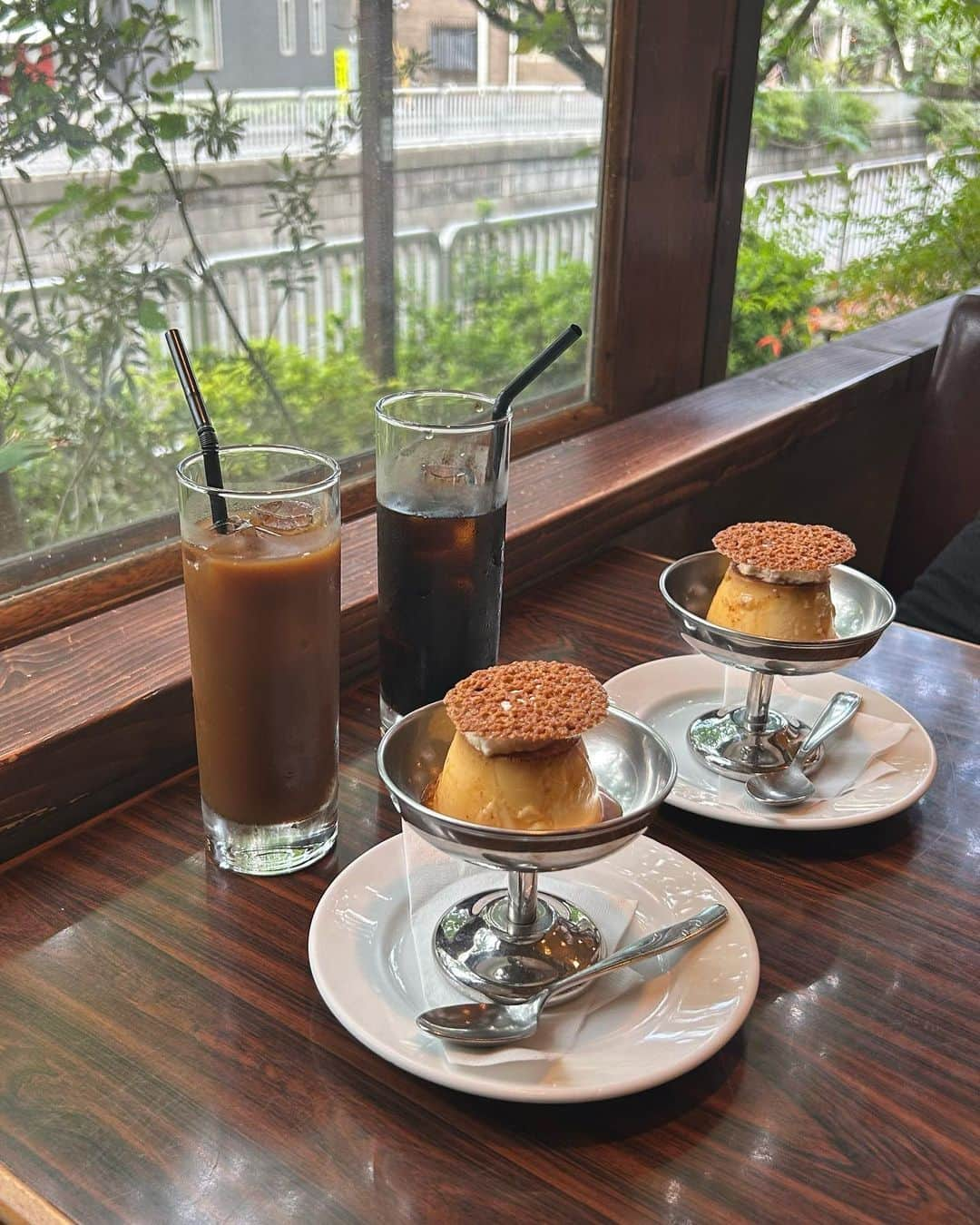 塩川裕美さんのインスタグラム写真 - (塩川裕美Instagram)「. 中目黒にある川沿いのカフェ☕️  最近癒されたすぎて自然求めてる🌳🪿  . . . #huit #中目黒ランチ #中目黒ランチ #中目黒 #目黒 #目黒川 #中目黒カフェ #プリン巡り #プリン #喫茶店 #喫茶店ランチ #東京グルメ #東京ランチ #目黒ランチ」6月15日 19時18分 - hiromin_0212