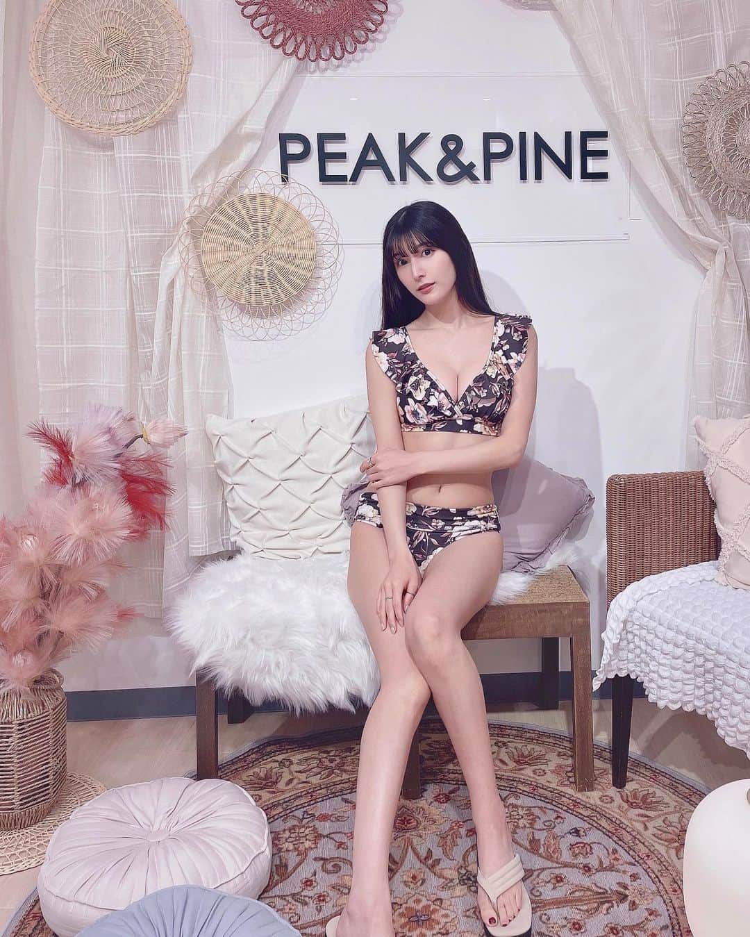 彩川ひなののインスタグラム：「先日 @peakpine_official さんにご招待いただき、展示会に行ってきたよ🧚‍♀️*°  @yuki.grm 誘いました❤︎ (水着を新調したいとたいむりーで噂をききつけたのだ！！おひなできる子♡)  いろんなデザインがあって可愛すぎていっぱい悩んだ…🐥🐥  #湿気で髪ボサボサ #悲しい気持ち   #peakpine #swimwear  #きょうのハレンチボディ #グラビア #インスタグラビア #水着 #ランジェリー   #彩川ひなの #japanesegirl #自拍 #模特 #粉我 #swag #动漫 #扎心了#맞팔 #东京 #몸스타그램 #เซ็กซี่ #น่ารัก #น่ารักจัง #ประเทศญี่ปุ่น  #Comel  #pinupGirl #bajutidurseksi #photooftheday #followme」