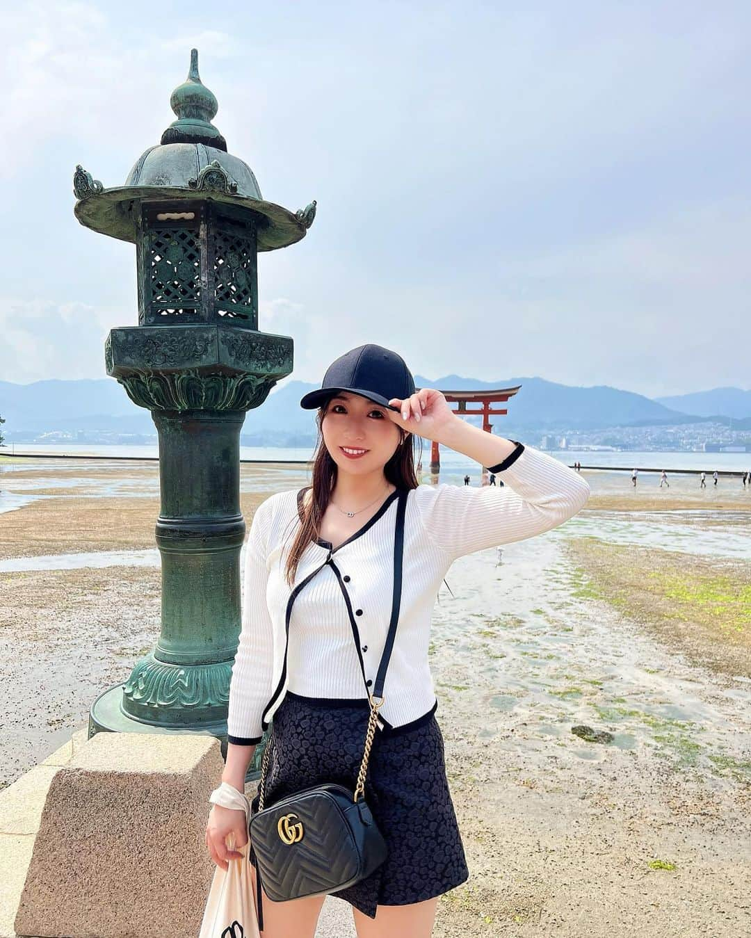 新矢皐月さんのインスタグラム写真 - (新矢皐月Instagram)「お母さんをつれて 広島旅行へ✈️  #宮島 #厳島神社  #広島観光  #日本旅行 #国内旅行  #jpop #여자 #다리 #허벅지 #japanesegirl #japaneseanime #animegirl #animegirls」6月15日 19時21分 - araya_satsuki