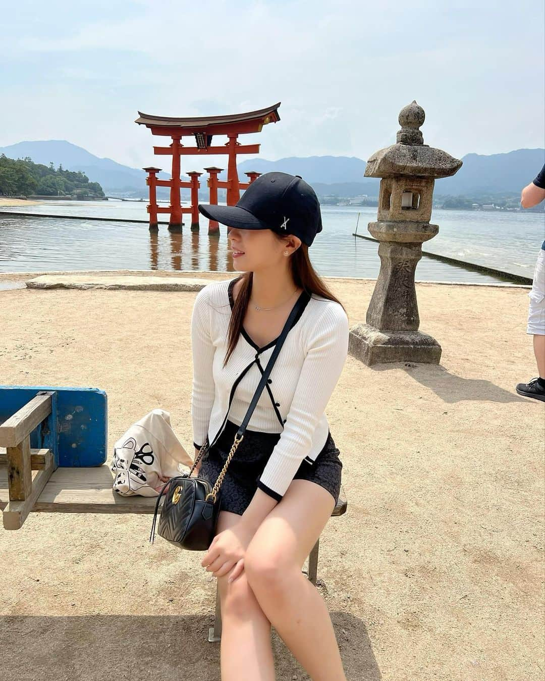 新矢皐月さんのインスタグラム写真 - (新矢皐月Instagram)「お母さんをつれて 広島旅行へ✈️  #宮島 #厳島神社  #広島観光  #日本旅行 #国内旅行  #jpop #여자 #다리 #허벅지 #japanesegirl #japaneseanime #animegirl #animegirls」6月15日 19時21分 - araya_satsuki