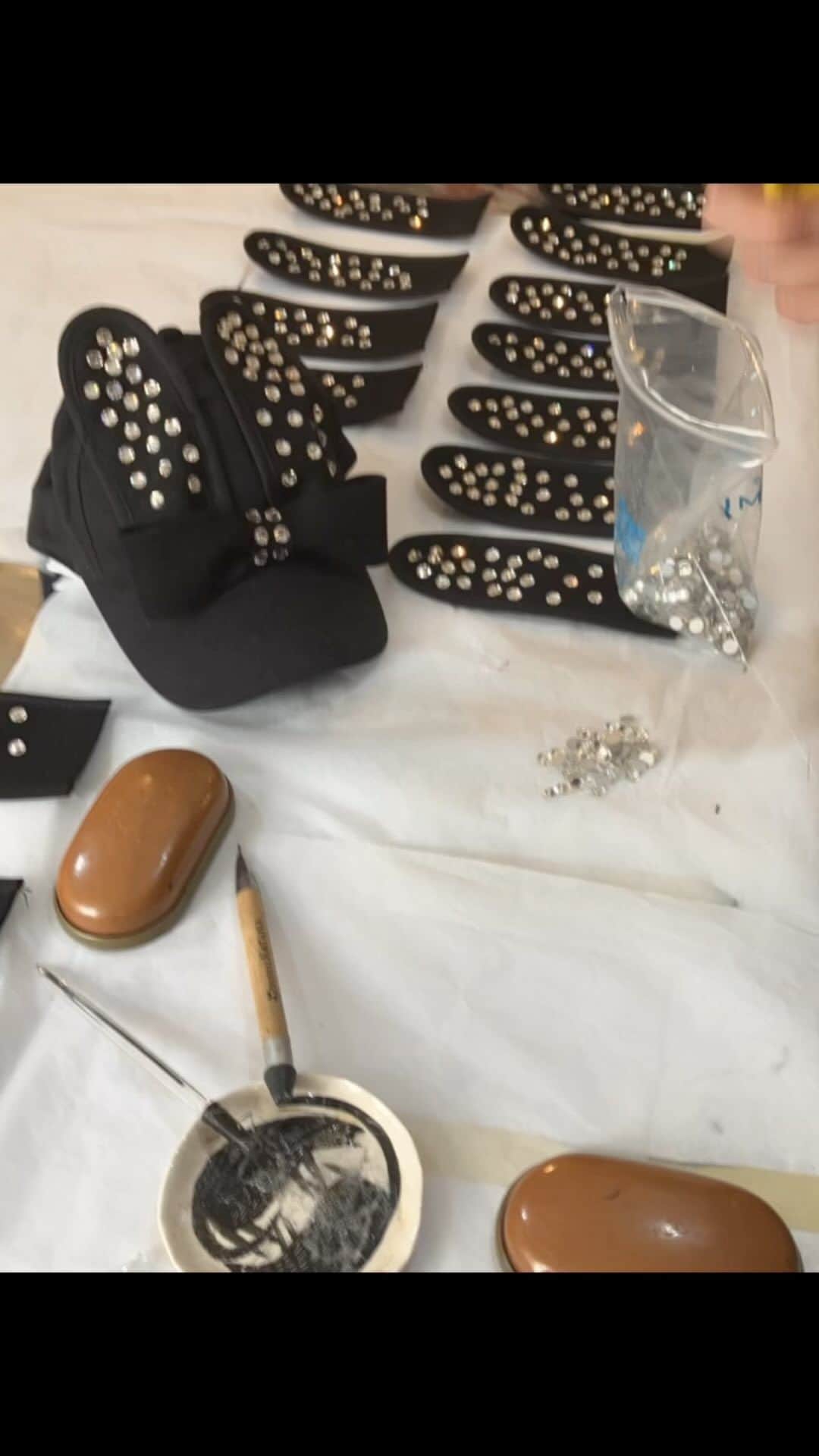 のインスタグラム：「Diamond Rabbit Making. #bunnycap」