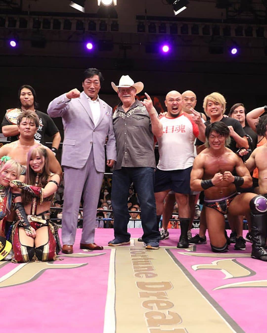 クワイエット・ストームさんのインスタグラム写真 - (クワイエット・ストームInstagram)「Fortune Dream 8 was awesome last night!  Korakuen hall was rocking!!!  An event produced by Kenta kobashi! Also ran into Stan Hansen again! I love Japanese wrestling, I love japan it was a blessing to be pat of this event again! #godisgood #kentakobashi #stanhansen #fd8 #プロレス　#プロレスラー」6月15日 19時22分 - quietstorm50cm