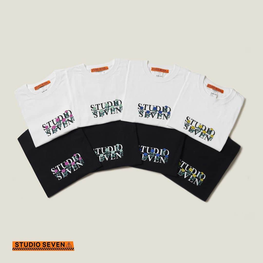 SEVENさんのインスタグラム写真 - (SEVENInstagram)「6/17(土)よりバラの花をモチーフとした Tシャツの新色ブルーが登場💙 その他人気カラーも @seven.official NAKAMEGURO・ONLINE STOREにて同時発売致します🌹  是非チェックしてみて下さい🌈  #studioseven」6月15日 19時28分 - seven.official