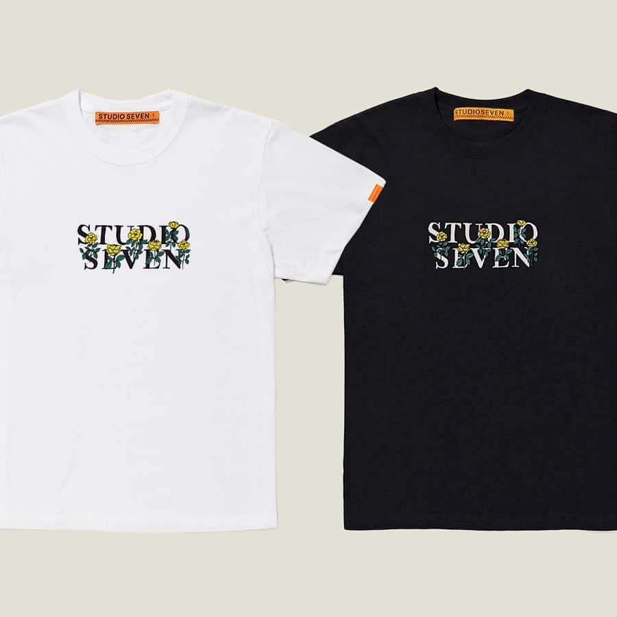 SEVENさんのインスタグラム写真 - (SEVENInstagram)「6/17(土)よりバラの花をモチーフとした Tシャツの新色ブルーが登場💙 その他人気カラーも @seven.official NAKAMEGURO・ONLINE STOREにて同時発売致します🌹  是非チェックしてみて下さい🌈  #studioseven」6月15日 19時28分 - seven.official