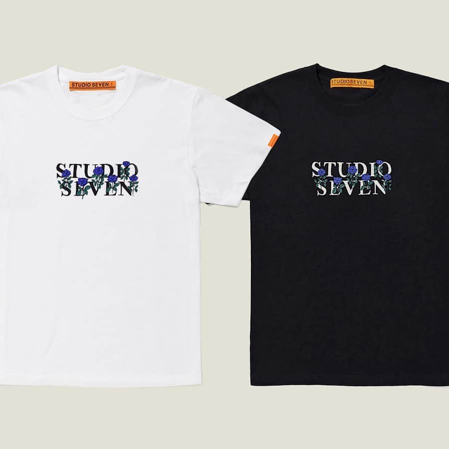SEVENさんのインスタグラム写真 - (SEVENInstagram)「6/17(土)よりバラの花をモチーフとした Tシャツの新色ブルーが登場💙 その他人気カラーも @seven.official NAKAMEGURO・ONLINE STOREにて同時発売致します🌹  是非チェックしてみて下さい🌈  #studioseven」6月15日 19時28分 - seven.official