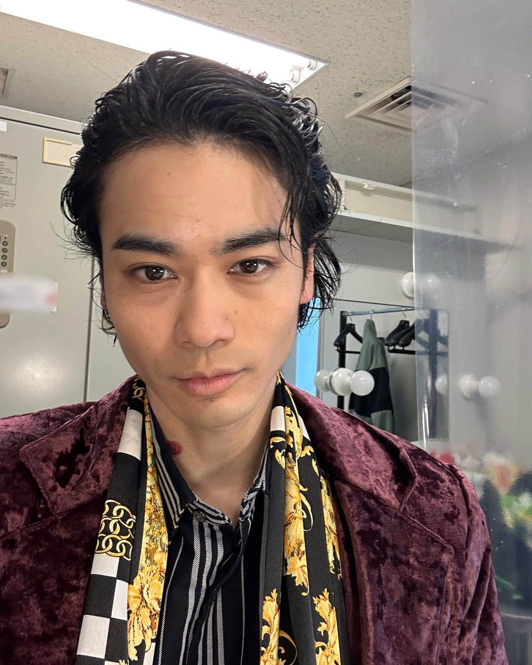 岩永徹也さんのインスタグラム写真 - (岩永徹也Instagram)「どうぞ、プライアーです。(1枚目) そして、今の岩永です。(2枚目)  ええーーーーーーーッ⁉︎😂 #岩永達也 #プライアー #経過報告  #エンジェルスインアメリカ #その後 #変化著しい」6月15日 19時41分 - iwanaga.bro