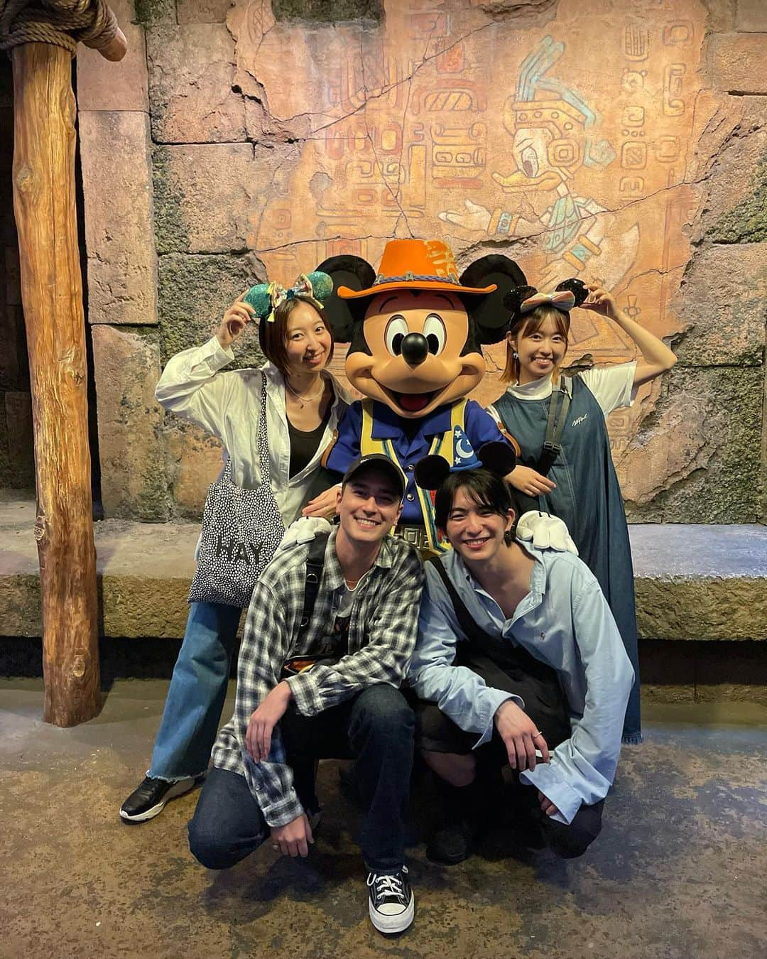 前田公輝さんのインスタグラム写真 - (前田公輝Instagram)「. Disney Sea  天てれ。  ドナルド生誕近かったから青シャツ  さいっ  こう  だ  心からリフレッシュ  ミッキーに少しでも近付けるように頑張ろ笑  #飯田里穂 #バーンズ勇気 #伊倉愛美 #Disney40周年  #天てれ30周年  #Disney創立100周年  #disney100」6月15日 19時36分 - maeda.gouki