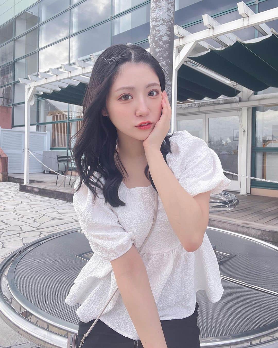 藤田みゆのインスタグラム：「. おでこ好き？🫶🏻」