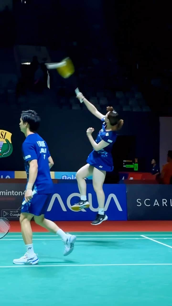 東野有紗のインスタグラム：「Smash it slowly 🏸💥💪⏳  #yutarisa #WataGashi #BWF #Badminton #東野有紗 #ArisaHigashino #smash #jumpsmash #slowmo #slowmotion #BWFreels #BadmintonReels #IndonesiaOpen2023」