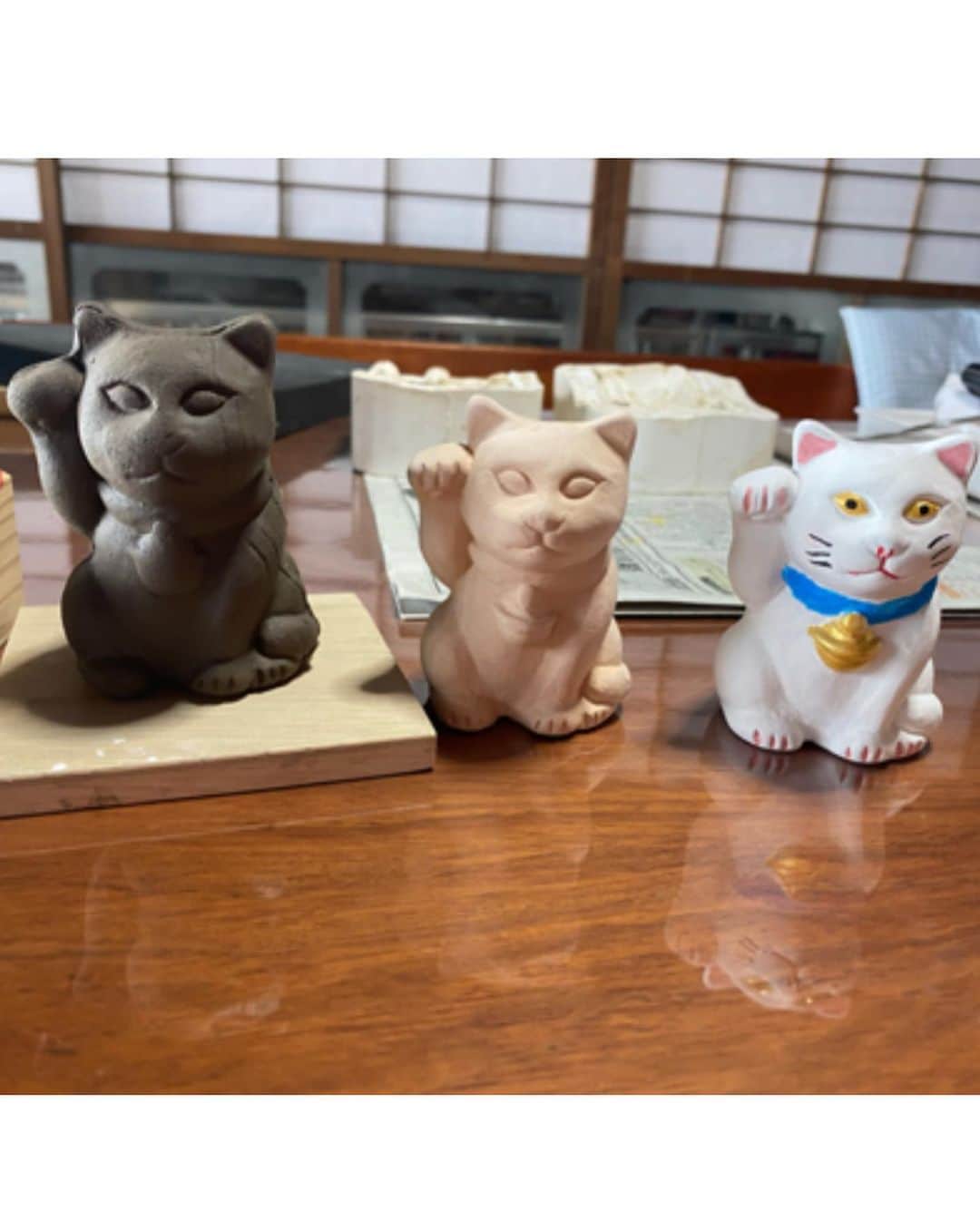 西﨑梨乃さんのインスタグラム写真 - (西﨑梨乃Instagram)「. きょうは 笠岡市にある瀬戸の古猫庫に 行ってきました🐱✨ . 古民家を改修して 4月にオープンしたギャラリーカフェ✨ . 一階では招き猫の展示室やパンの販売、 二階では瀬戸内海を一望できるカフェもあるんです🥰✨ . 招き猫の展示室では 全国から集められた招き猫をはじめ、 ユニークなものの数々😺✨ ここでは招き猫を作ることもできて 私も作ってみました〜😉 (２枚目の写真です📷) . 親子で営んでいる素敵なお店☺️ 笠岡の新しい憩いの場になりそうですよ🫶 . また行きたい！！ 次は天気のいい日にカフェの写真も撮りますね☕️✨ . . @rino_nishizaki  . . #西日本放送 #RNC #岡山 #香川 #笠岡 #瀬戸の古猫庫 #招き猫 #アナウンサー」6月15日 19時54分 - rino_nishizaki