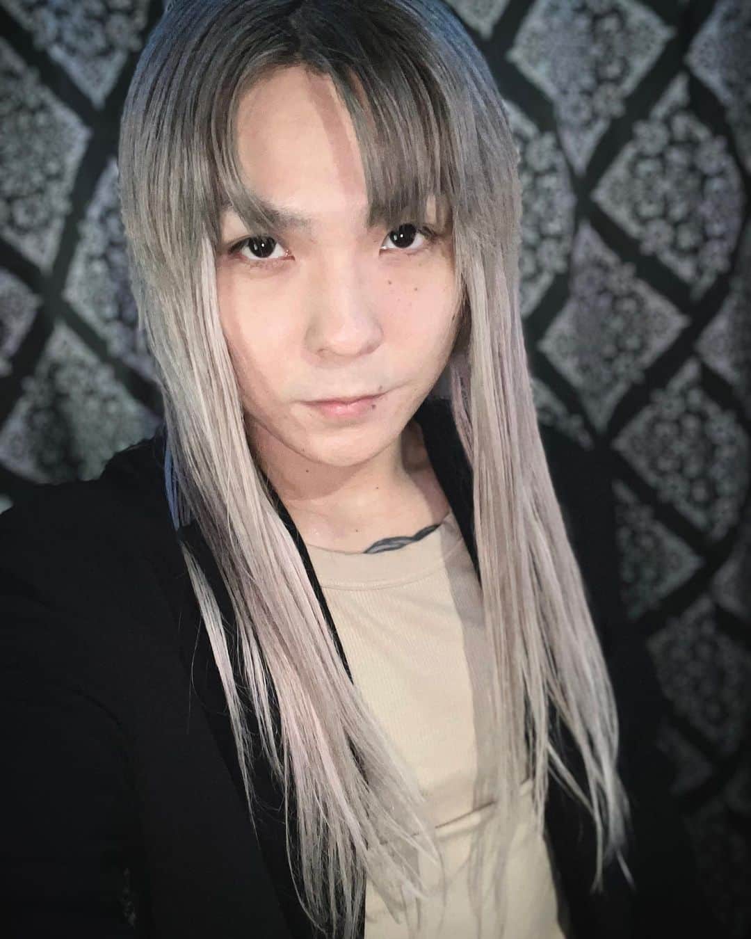 Tatsuya Amanoのインスタグラム：「New hairstyle💥💥💥 ⁡ 渋谷Cyclone公演からロン毛デビューしました。皆んなビックリしてたからサプライズ成功だな😈」