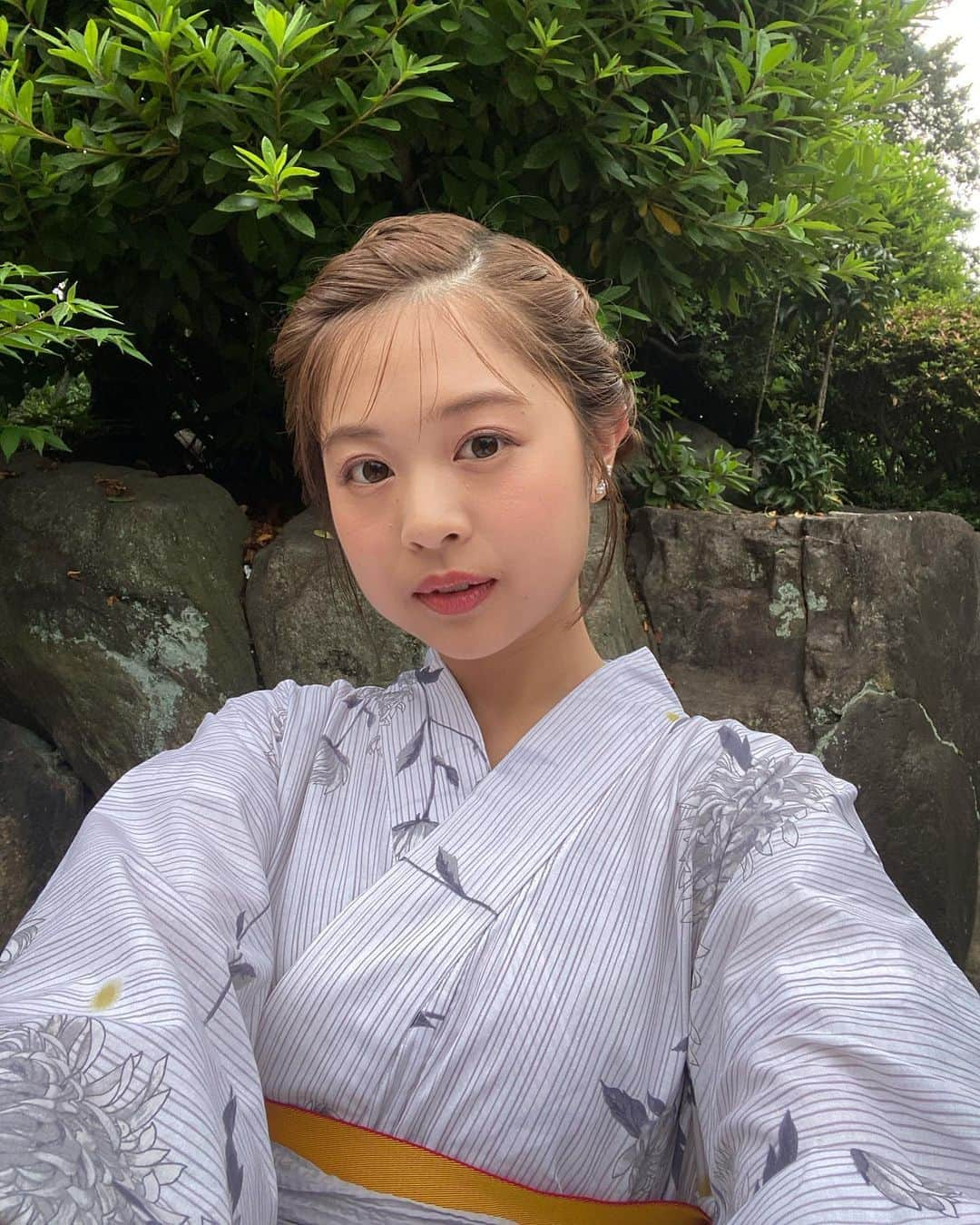 鈴原ゆりあさんのインスタグラム写真 - (鈴原ゆりあInstagram)「梅雨だというのに 撮影の日だけ唯一の晴れ😌  久々の浴衣にテンションが上がって 沢山撮って頂きました  ニコニコ😌  他の衣装も素敵だったのでしばしお待ちください〜  ｼﾞﾒｼﾞﾒした日が続きますが 皆さんの心が晴れやかでありますように」6月15日 20時03分 - suzuhara_yuria