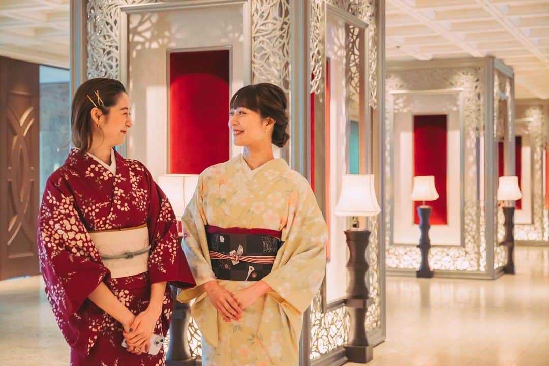東京プリンスホテルさんのインスタグラム写真 - (東京プリンスホテルInstagram)「館内のクラシカルな雰囲気は、着物や浴衣がよく映えます👘 芝公園には、歴史的建造物もたくさんございます。日本の歴史に触れる東京ステイにもおすすめです。  Get in touch with Japanese tradition by wandering the halls and grounds of the hotel in a beautiful yukata or kimono 👘 Stroll through the scenic Shiba Park and other atmospheric areas of the city and feel more fully immersed in the culture of Tokyo while taking plenty of magical, memorable photos!  Share your own images with us by tagging @tokyoprincehotel  —————————————————————  #東京プリンスホテル #着物女子 #浴衣 #クラシックホテル #tokyoprincehotel #kimono #japaneseculture」6月15日 20時15分 - tokyoprincehotel