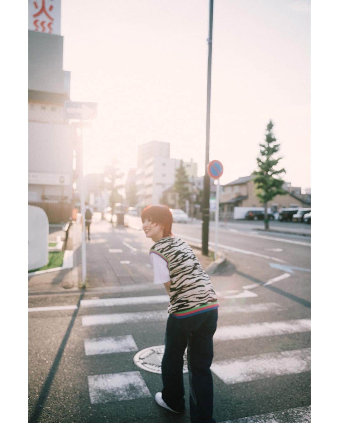 坂美来乃さんのインスタグラム写真 - (坂美来乃Instagram)「友達のみずきが撮ってくれた自然体のわたしです 梅雨なのにめちゃくちゃ天気よくて最高の夕陽だった🌇  @mzk_95」6月15日 20時24分 - rockbq69