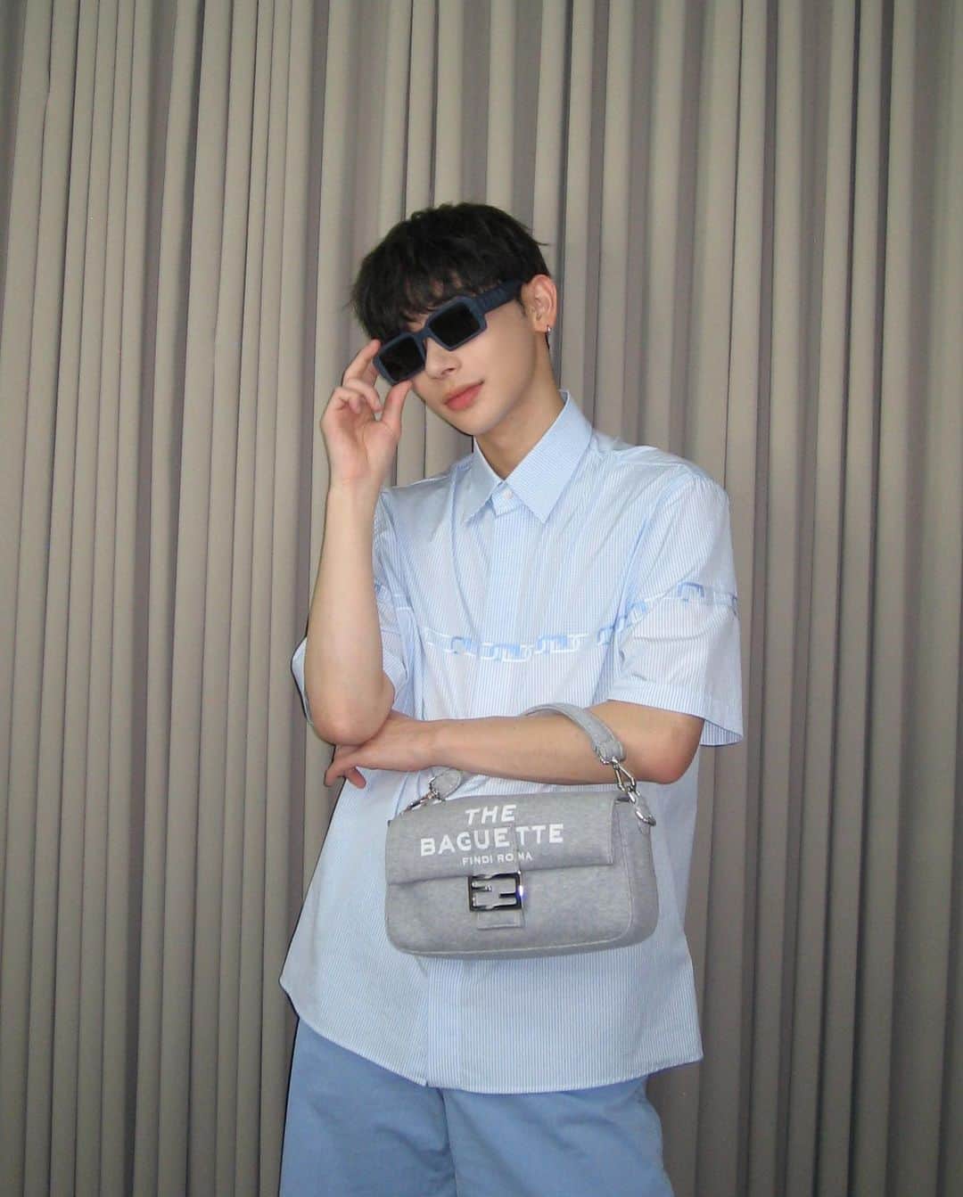 よしあきのインスタグラム：「FENDI SPRING/SUMMER 2024 MEN'S COLLECTION SHOWが今夜1:00にfendi.comでライブ配信されます☁今回も楽しみだね👓✈ @Fendi @Silviaventurinifendi @delfinadelettrezfendi #Fendi#FendiSS24#pr」