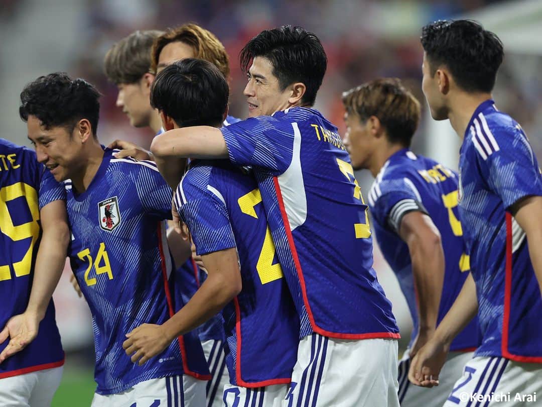 Goal Japanさんのインスタグラム写真 - (Goal JapanInstagram)「⚽⚽ #日本代表 が前半だけで4ゴール ⚽⚽ #谷口彰悟 の試合開始 1分のゴールで先制した日本は、#上田綺世 がPKで追加点。さらに退場者を出したエルサルバドル代表から #久保建英、#堂安律 が追加点を奪い、4-0で試合を折り返す。(Photo: Kenichi Arai)  #soccer #football #kirinchallengecup #kirinchallengecup2023 #samuraiblue #japan #daihyo #サッカー #フットボール #キリンチャレンジカップ #キリンチャレンジカップ2023 #⚽」6月15日 20時20分 - goaljapan