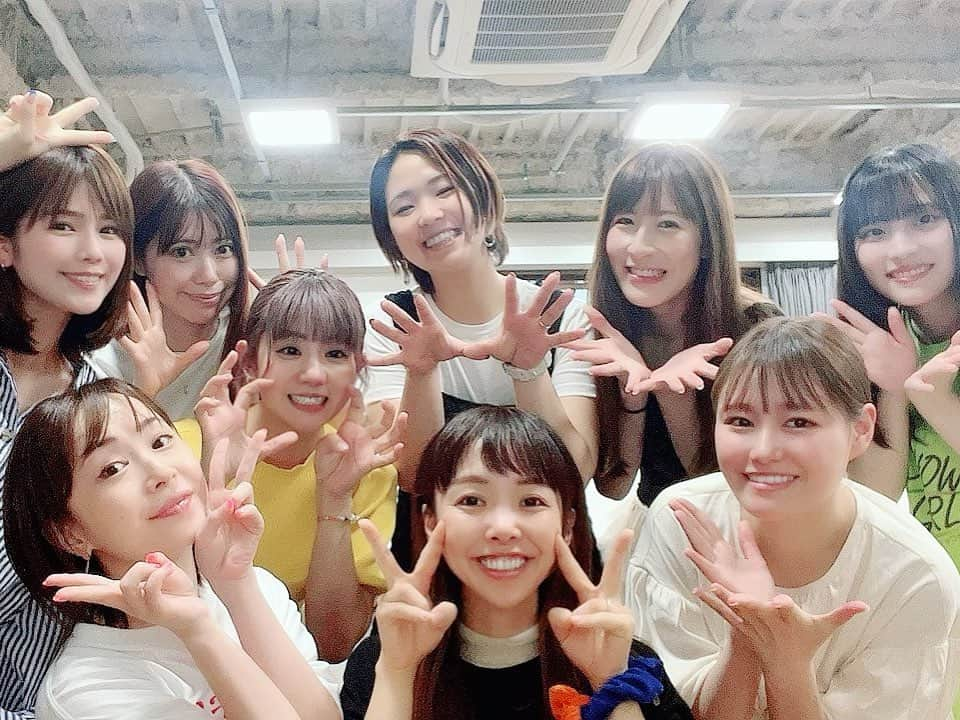 根本羽衣さんのインスタグラム写真 - (根本羽衣Instagram)「ショウガールズ稽古👑 本公演6/23-25 あと8日！(漫才・コント)  番外編6/21.22 あと6日！(大喜利&トーク)  とっても楽しみ‼😆️  本日も中村涼子さんが 来てくださりました🍀 皆様に大感謝です！  本公演では全員の挑戦も！ そちらの挑戦は日替わりなので来られる回はぜひ何度でも😆❤️‍🔥もっちろん全部の回、楽しんでいただける回にします🌈💪  新規お友達割引も是非★ チケットお求めの方、DM予約もぜひ！  心よりお待ちしております😊  #ショウガールズツアー2023 #中村涼子 さん #ムートン伊藤 さん #ニシハラ さん #ショウガールズ #アトリエファンファーレ東新宿」6月15日 20時29分 - ts_uichan1002