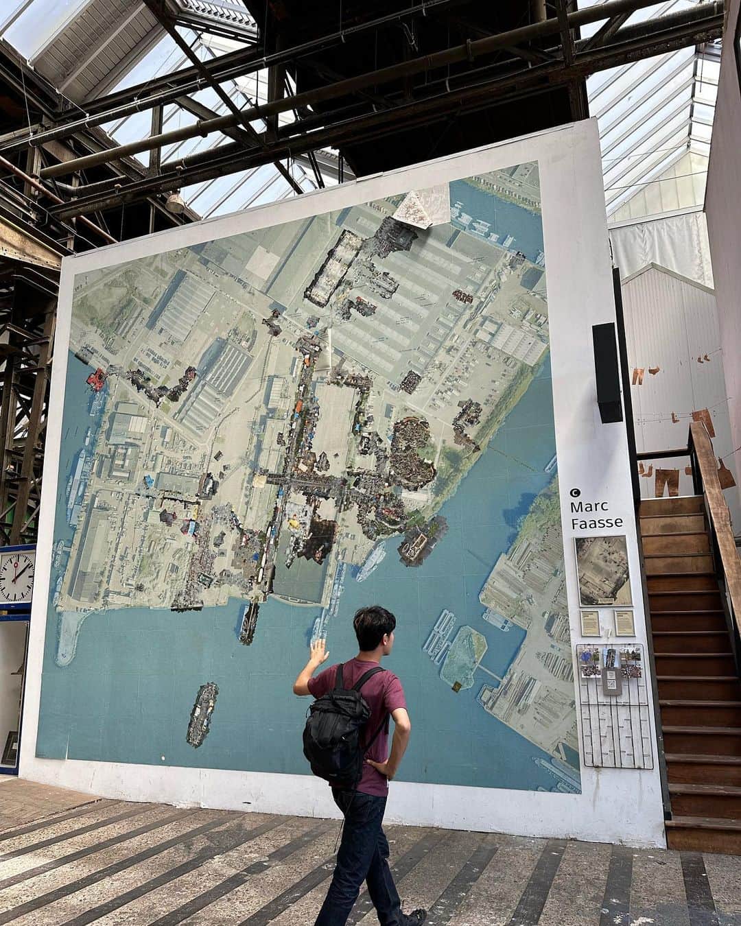 篠田麻里子さんのインスタグラム写真 - (篠田麻里子Instagram)「サーキュラーエコノミーを学びに 👧両親に東京に来てサポートしてもらい 単身オランダへ  安居さん @akihiro.yasui  のオランダ研修に参加してきました✨  首都アムステルダムでは2050年までに100％循環型都市になるという目標を掲げており、さまざまな事業のサーキュラー化が進められているので実際にどんな仕組みなのか興味があり見てきました。  オランダの良さを知って日本の良さも知る✨ まだまだ自分たちの今後に活かせそうな課題がたくさんありました✨  難しく考えるより楽しく取り入れていけたらなぁと✨ 物の見方や発想が多様性でとても勉強になったのと、オランダ精神  「learning by doing(やりながら、学んでいく)」  とりあえずやってみよう行ってみよう精神は凄く共感したし、これからも自分の人生のテーマだなぁと思いました💪  オランダで出会った企業の皆さん♡お疲れ様でした  #オランダ #サーキュラーエコノミー」6月15日 21時00分 - shinodamariko3