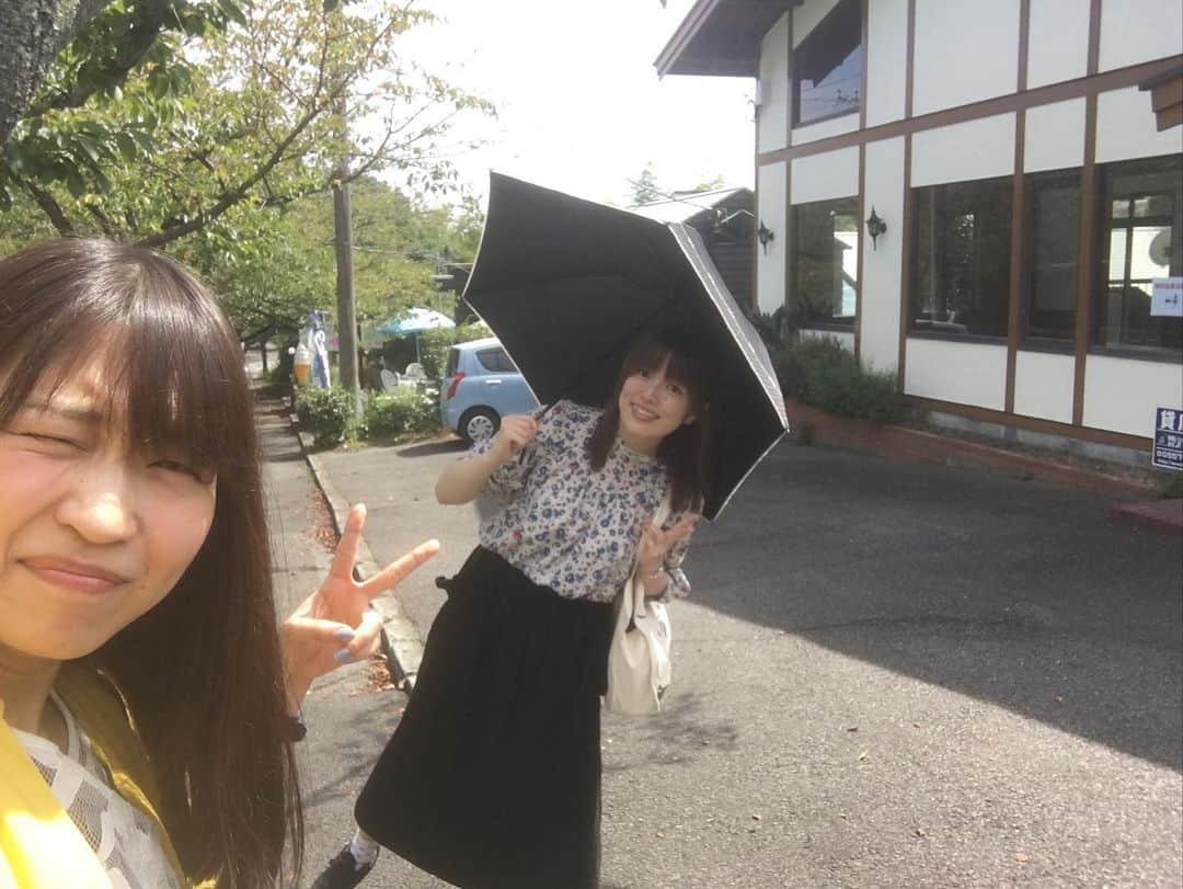 大西沙織さんのインスタグラム写真 - (大西沙織Instagram)「#今日は  『キャン丁目キャン番地』最終回でしたーーーーーー！！！！！ 8年4ヶ月、いろいろありすぎて…振り返るのも大変なくらい…！！w そもそもキャンポイントってなんなんだ！？日本円でおいくら！？！？円安は影響しますか！？ww そして最終回に発覚した……  “キャンステータス”  ？  詳しくは最終回を聴いてみてね！  写真は最後の収録の時の&くまと遊んだ思い出の写真を自慢で載せときますww  いいでしょ〜！ 大切なかくママ、ありがとだよ〜〜そしてこれからもよろしく！！！！👶🍼  キャンポインターおじちゃんとおさむさんとは本当に8年4ヶ月まるまる一緒だったから何だか親戚の人みたいな感覚。絶対また集まって、くだらない事で笑ったり言い合ったりするんだ！w  そしてキャン丁目丁民のみんな！！化石も、古参も、中参も、新参も！！！！みーーーーんな親戚みたいなもんや！！本当にありがとう！！ 廃村の危機を乗り越えられたのもみんなのおかげ…！！またゆるくて笑えてボヤいて泣ける素敵な村(町)を作りましょう……！！  その日まで〜〜  #キャン丁目 #加隈亜衣 #大西沙織 #こちらフルカラーでお送りします #親戚だわ #ふなか #わっつキャンポイント #良い村だった #永遠の母 #くま」6月15日 21時01分 - onishi_saori86