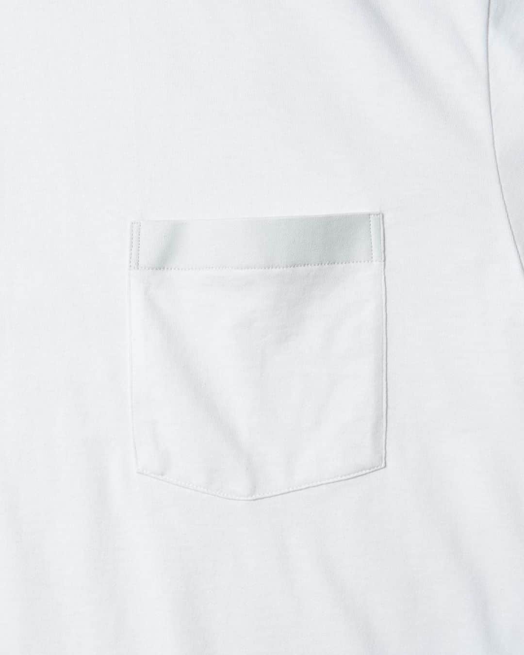 デラックスさんのインスタグラム写真 - (デラックスInstagram)「DELUXE 2023Spring&Summer collection   ROOMY   Short sleeves pocket tee  Will be available on our website  2023.06.17(sat)11:00am  #deluxe_jp」6月15日 21時02分 - deluxe_jp