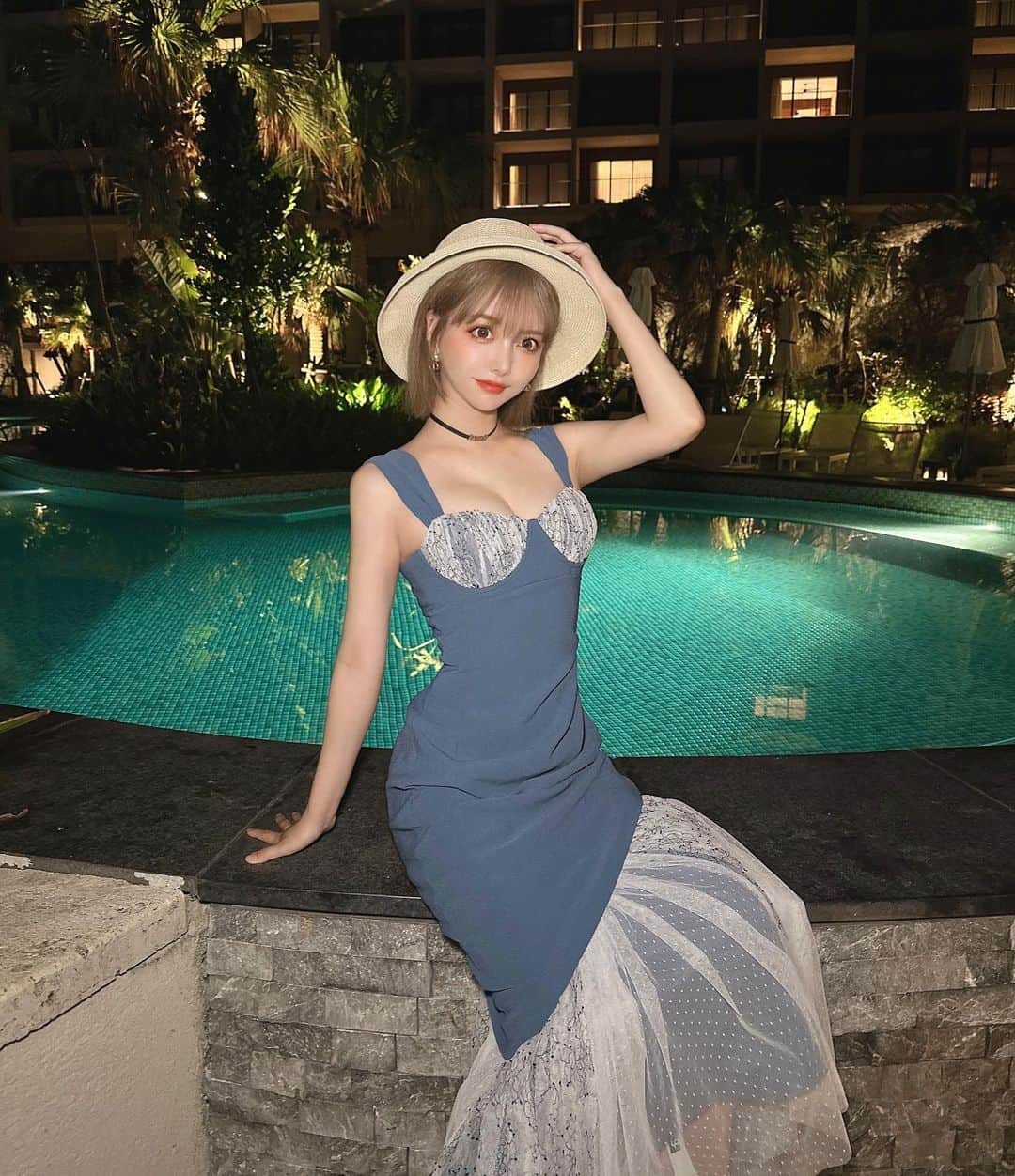 吉川ちえのインスタグラム：「【🧜‍♀️🩷🧜‍♀️🩷🧜‍♀️🩷🧜‍♀️】 . 可愛いマーメイドワンピを着て 沖縄旅行にいきました🌴🌺 マーメイドワンピは （ @_miyabichan_ ）のブランドの （ @eradie_official ）だよ👋💕 . 形かわいすぎるっ😭❤️ ワンピ1枚で着てもかわいいし インナー着ても絶対かわいい😍🩷 . #エラディエ #ワンピースコーデ」
