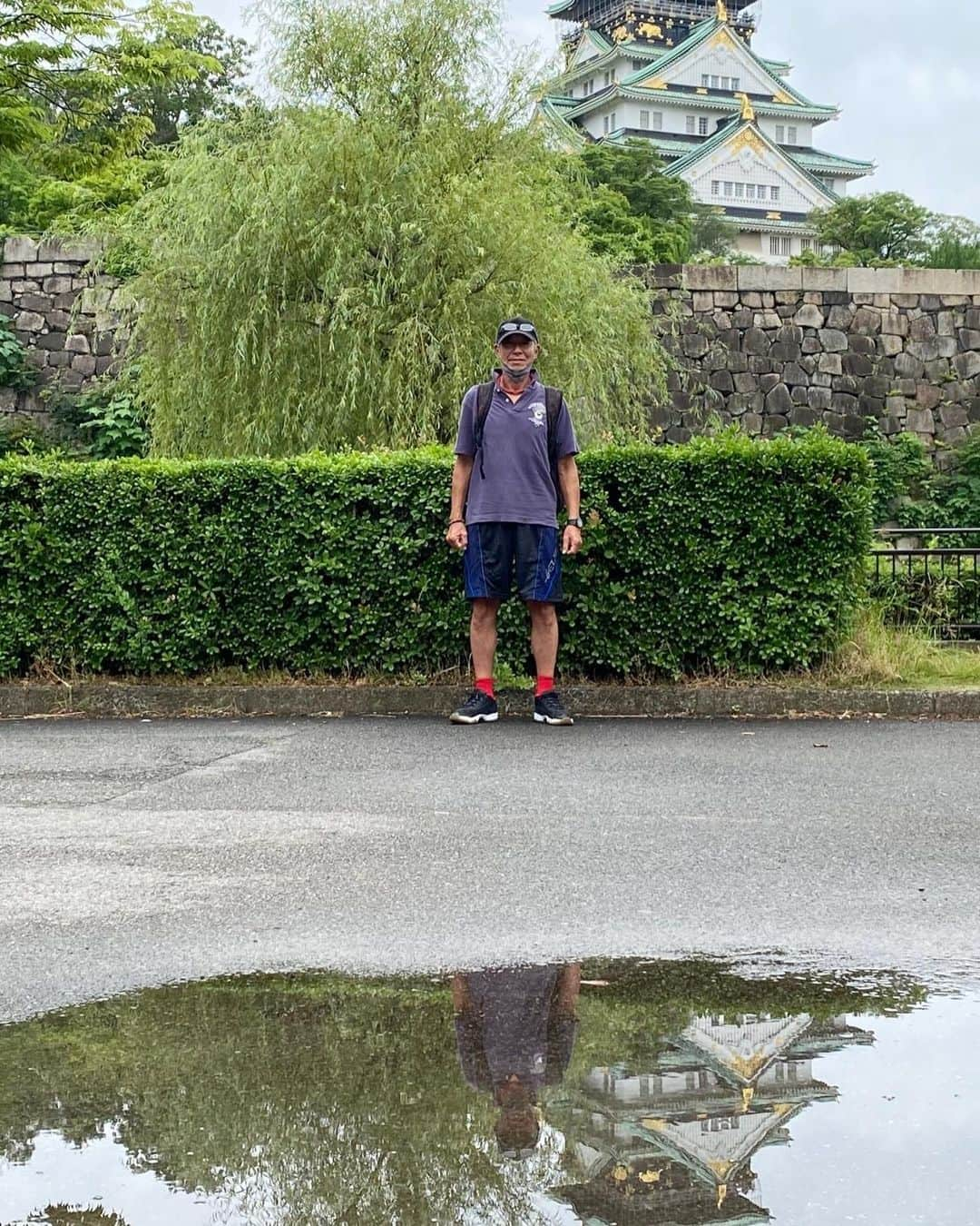 柳葉敏郎さんのインスタグラム写真 - (柳葉敏郎Instagram)「2度目の来城🏯  3枚目、水たまりに 逆さ城発見‼️  念願の10円パンGET👍🏻 イェーイ✌🏻✌🏻 (値段は10円ではありませんでした〜😂)  #大阪城 #10円パン」6月15日 21時13分 - toshiro_yanagiba_official